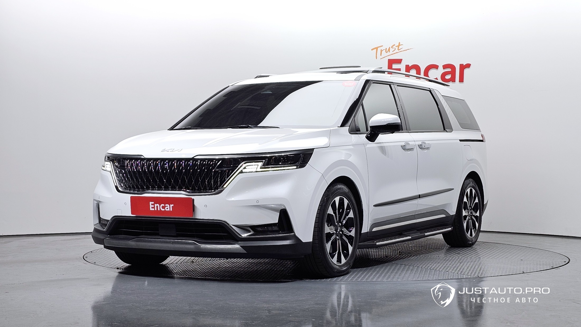 Автомобиль Kia Canival