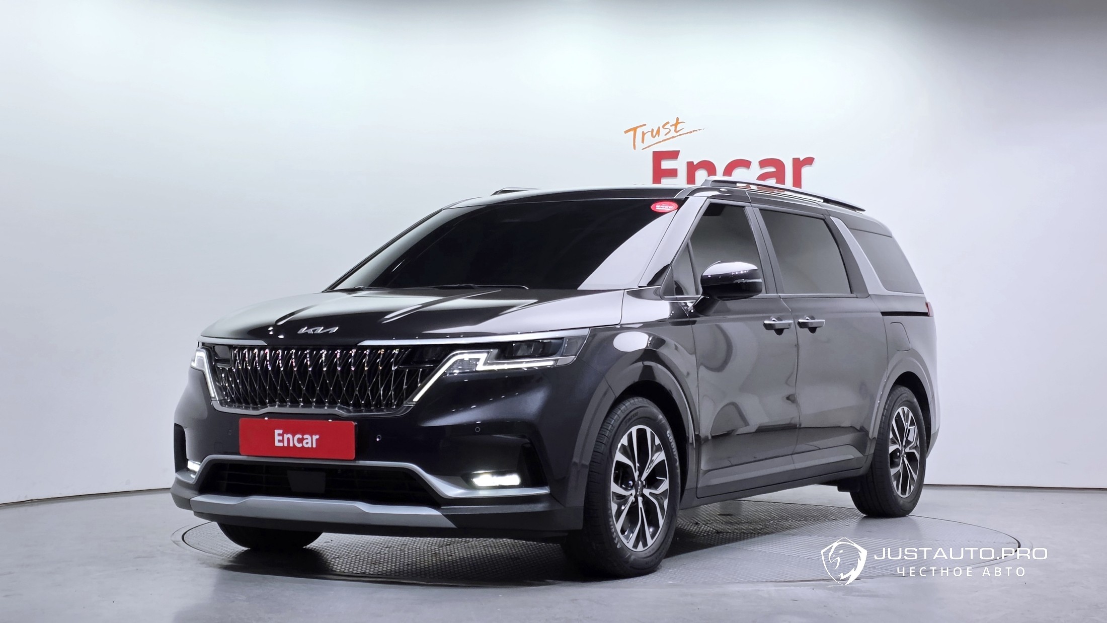 Автомобиль Kia Canival