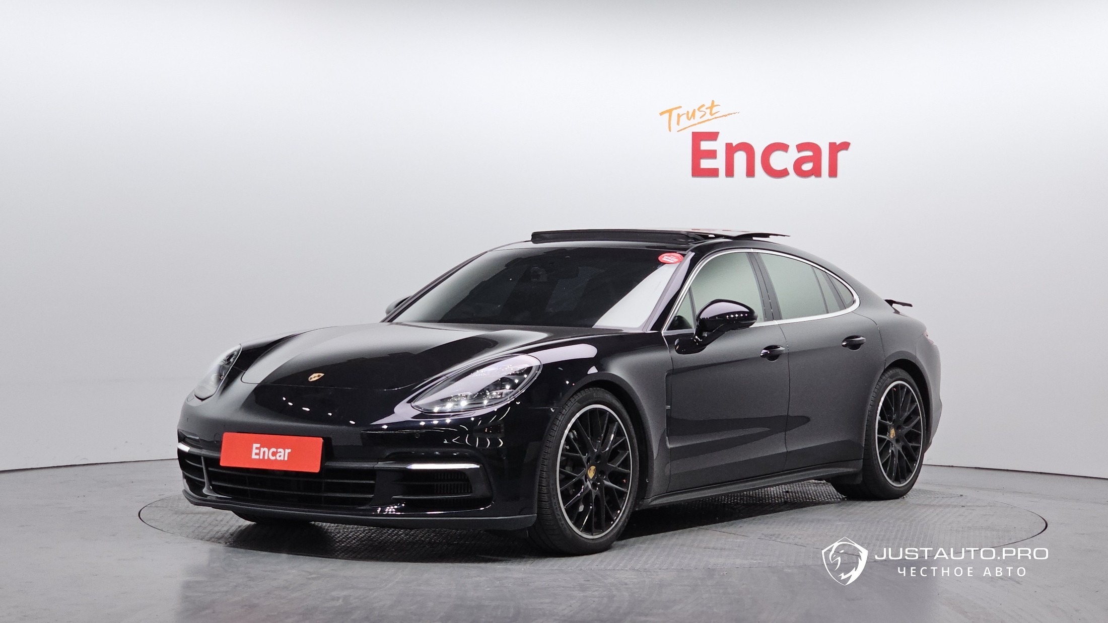 Автомобиль Porsche Panamera