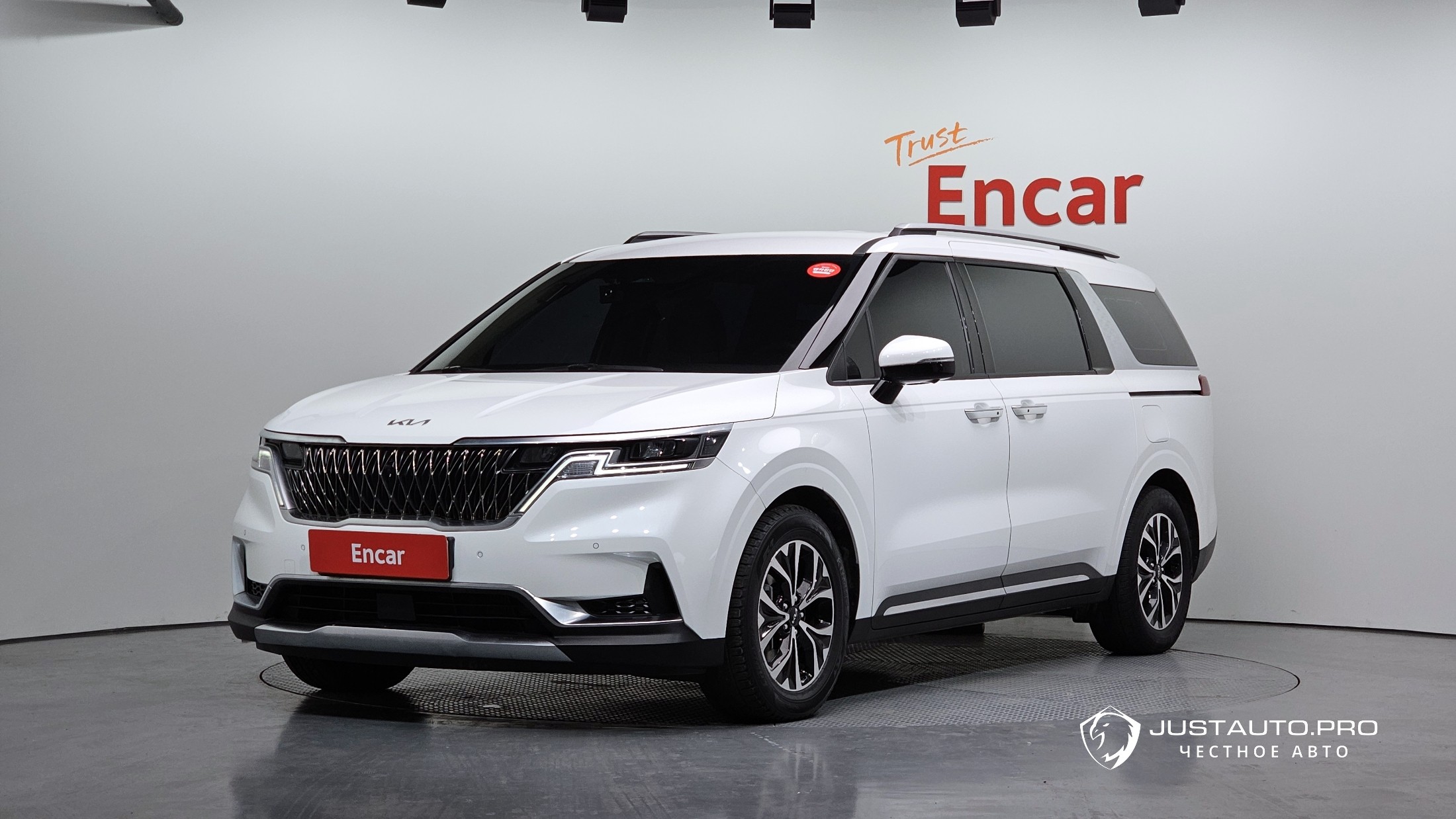 Автомобиль Kia Canival