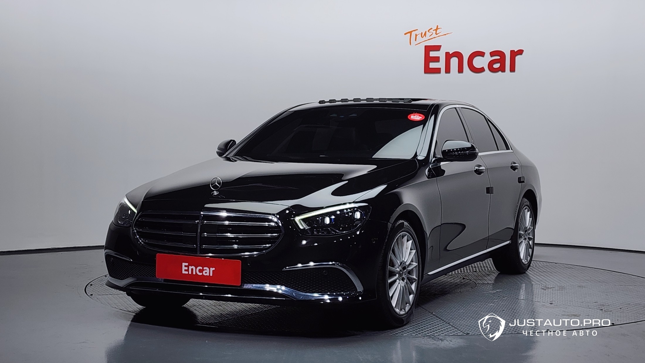 Автомобиль Mercedes-Benz E-Class