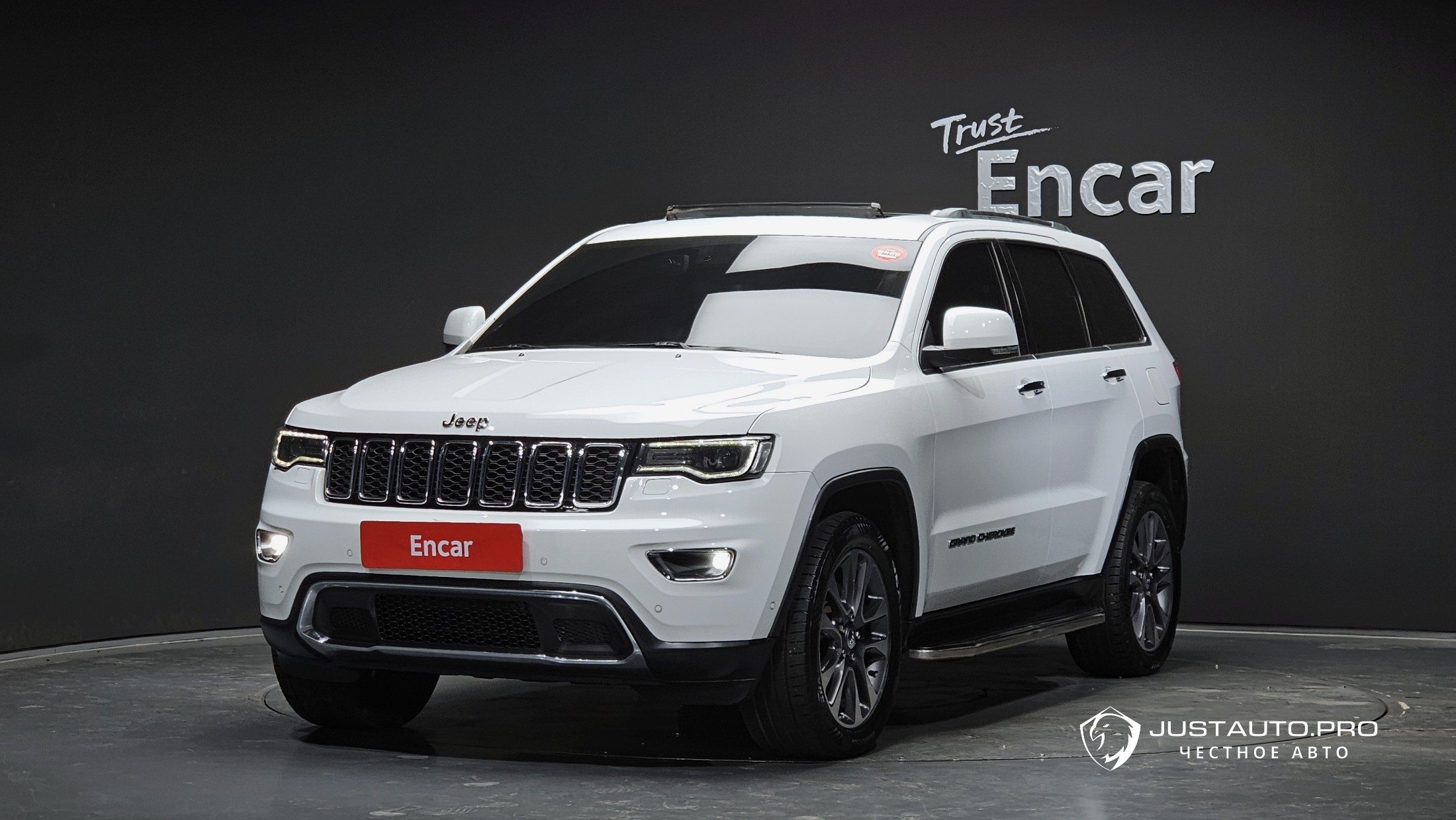 Автомобиль Jeep Cherokee