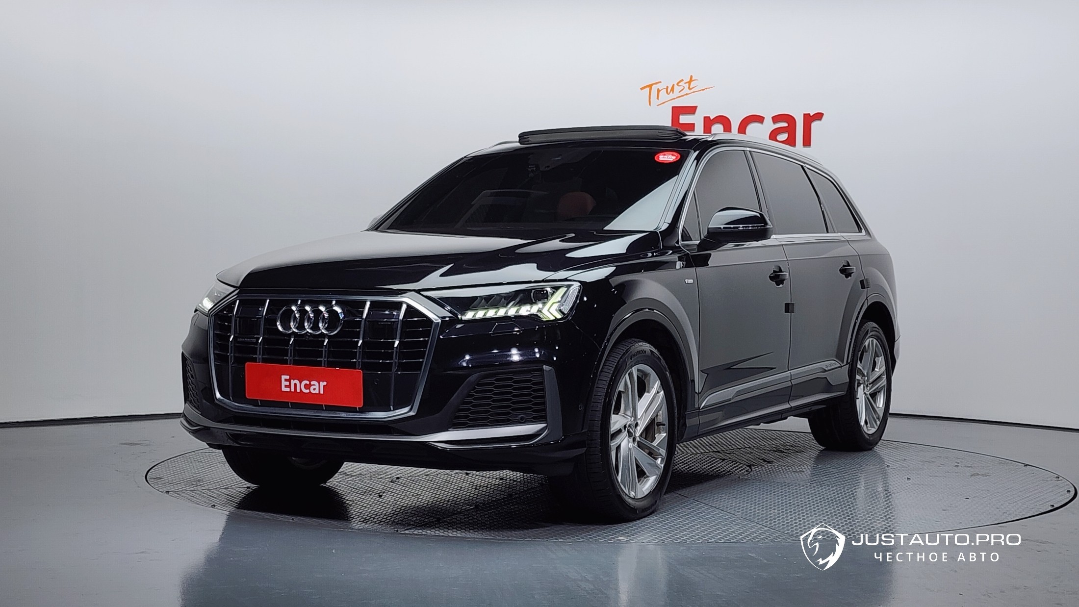 Автомобиль Audi Q7