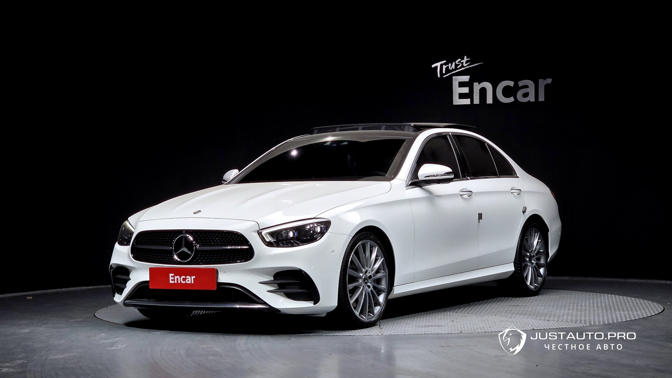 Автомобиль Mercedes-Benz E-Class