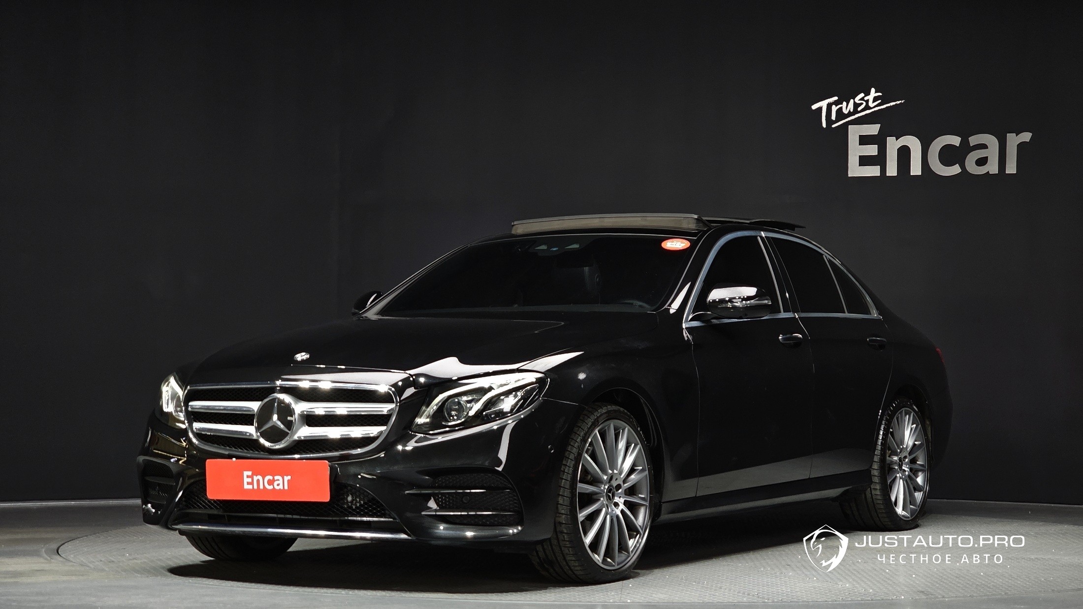 Автомобиль Mercedes-Benz E-Class