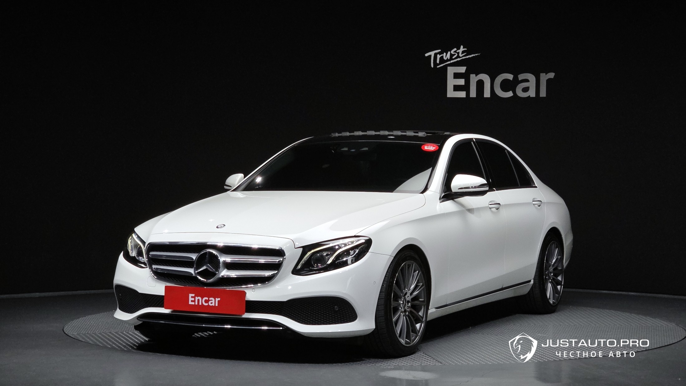 Автомобиль Mercedes-Benz E-Class