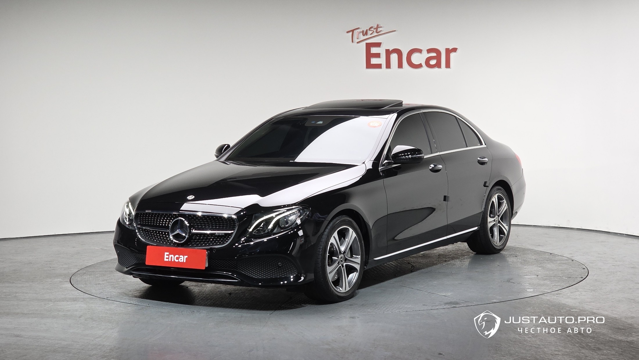 Автомобиль Mercedes-Benz E-Class