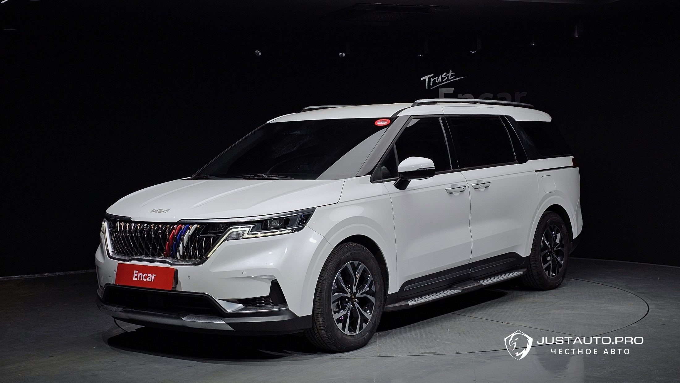 Автомобиль Kia Canival