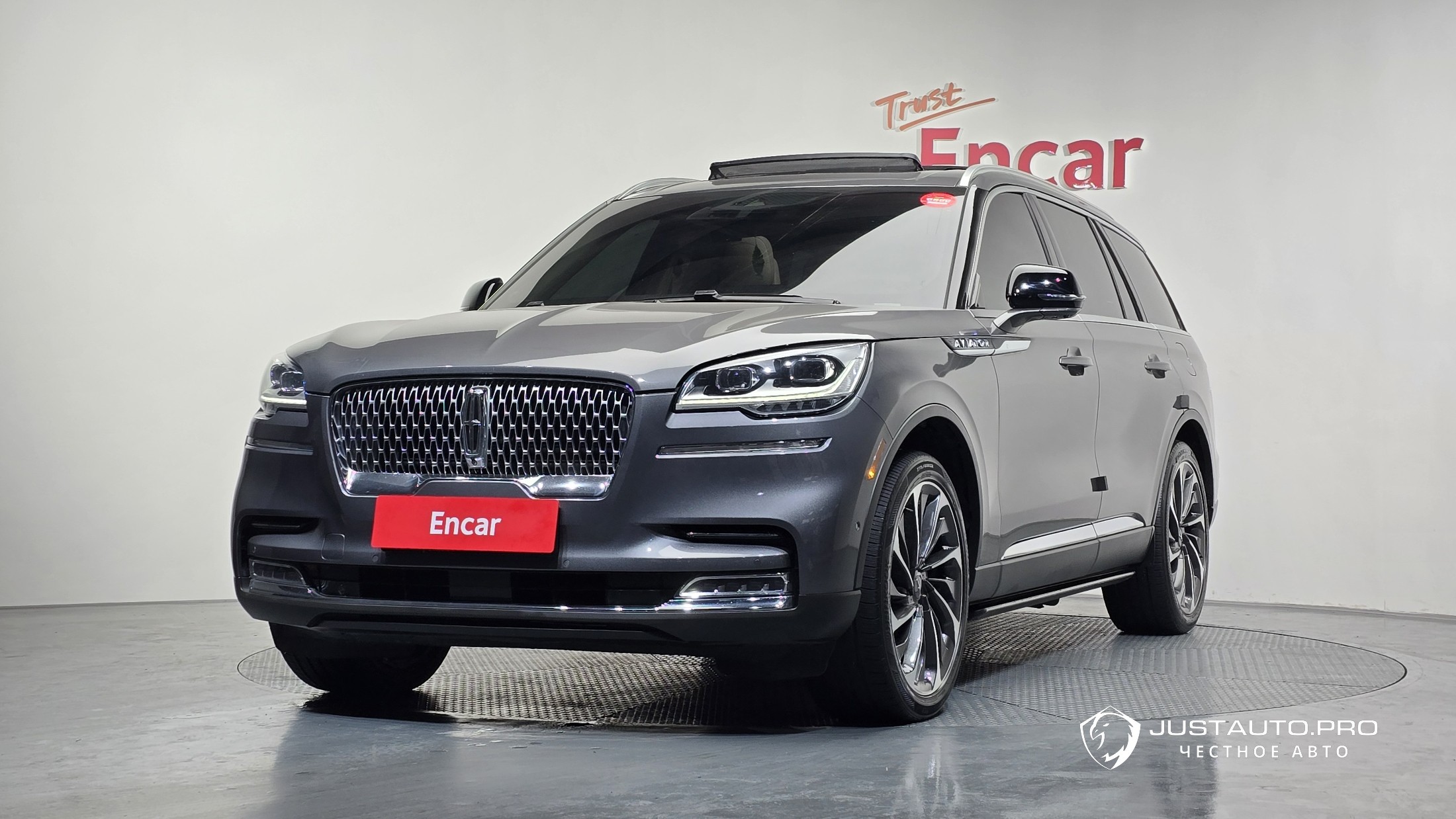 Автомобиль Lincoln Aviator