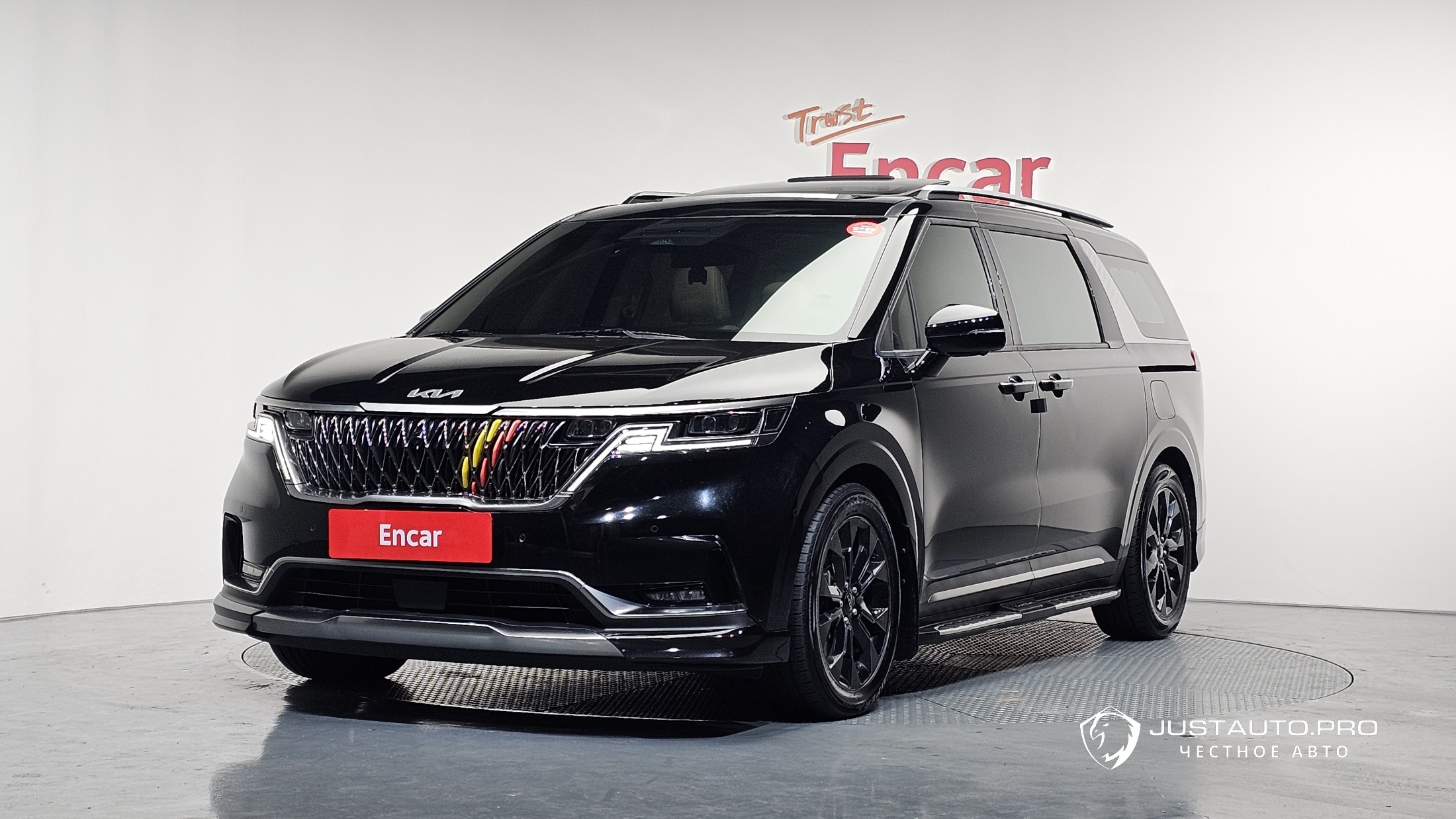 Автомобиль Kia Canival