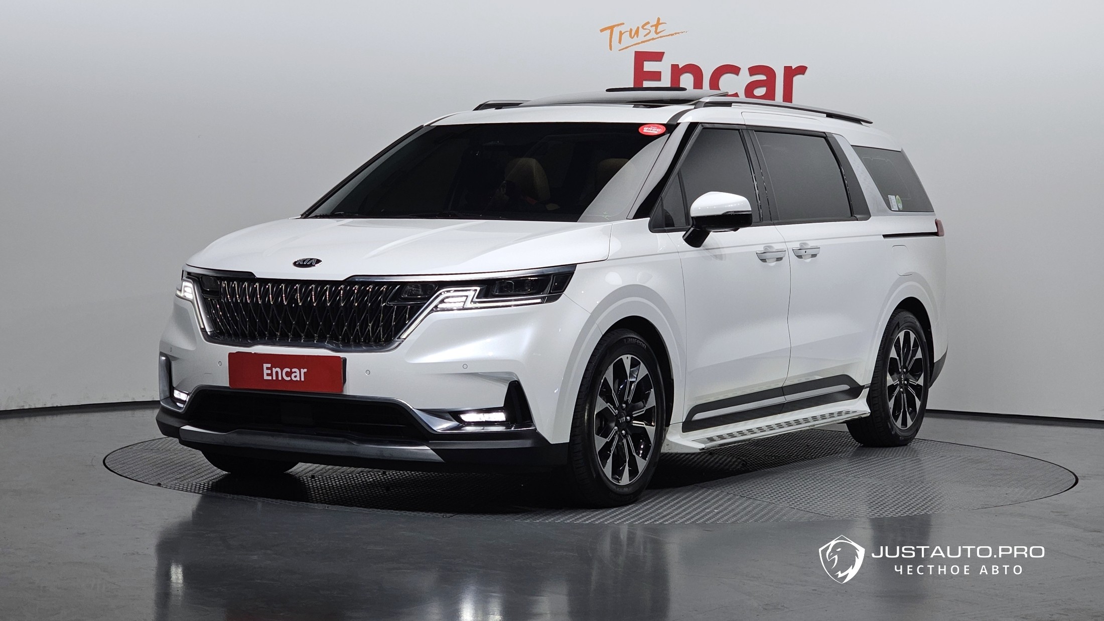 Автомобиль Kia Canival