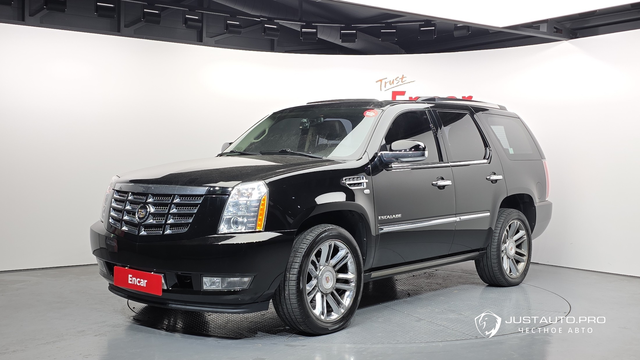 Автомобиль Cadillac Escalade