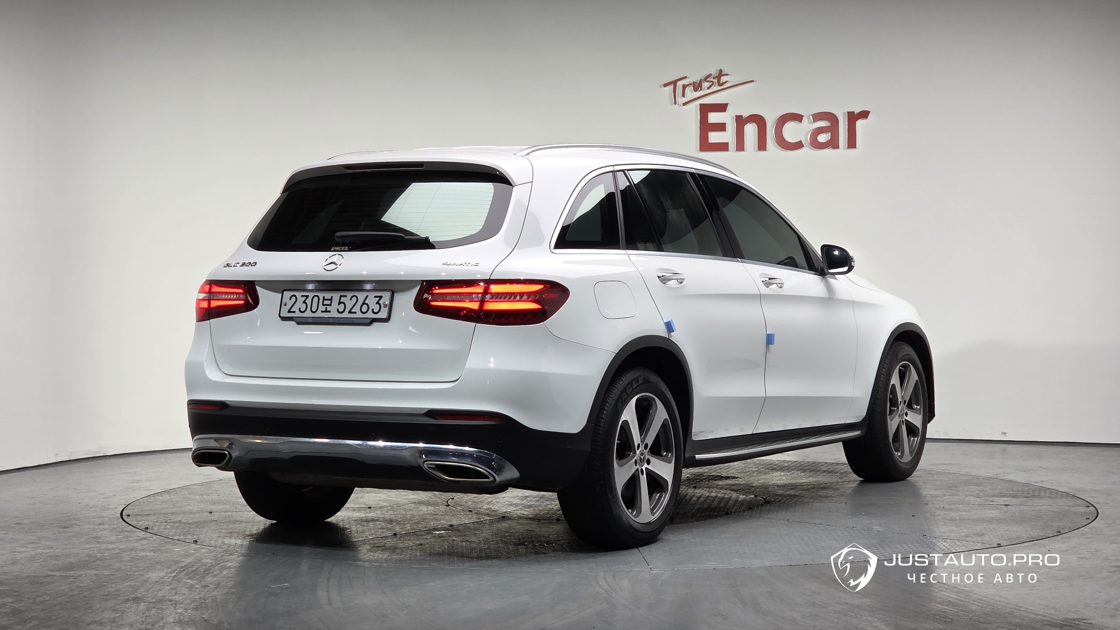 Автомобиль Mercedes-Benz GLC-Class