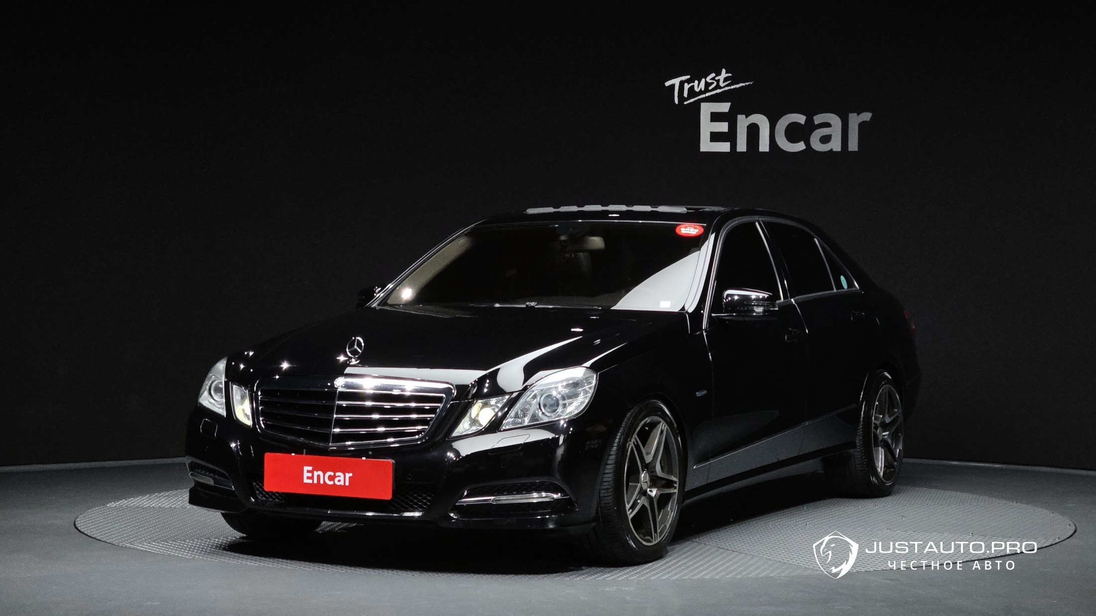 Автомобиль Mercedes-Benz E-Class