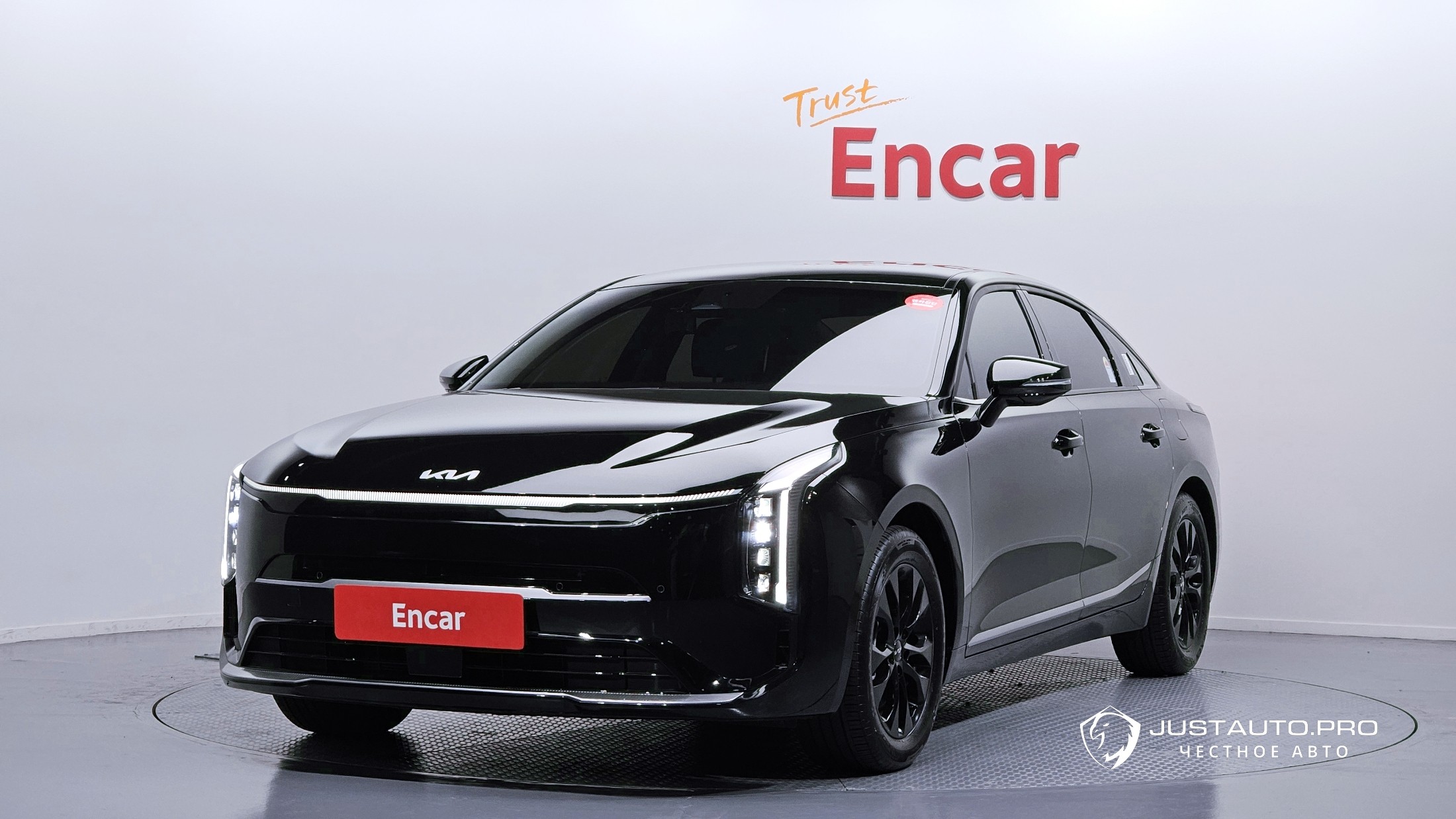 Автомобиль Kia K8