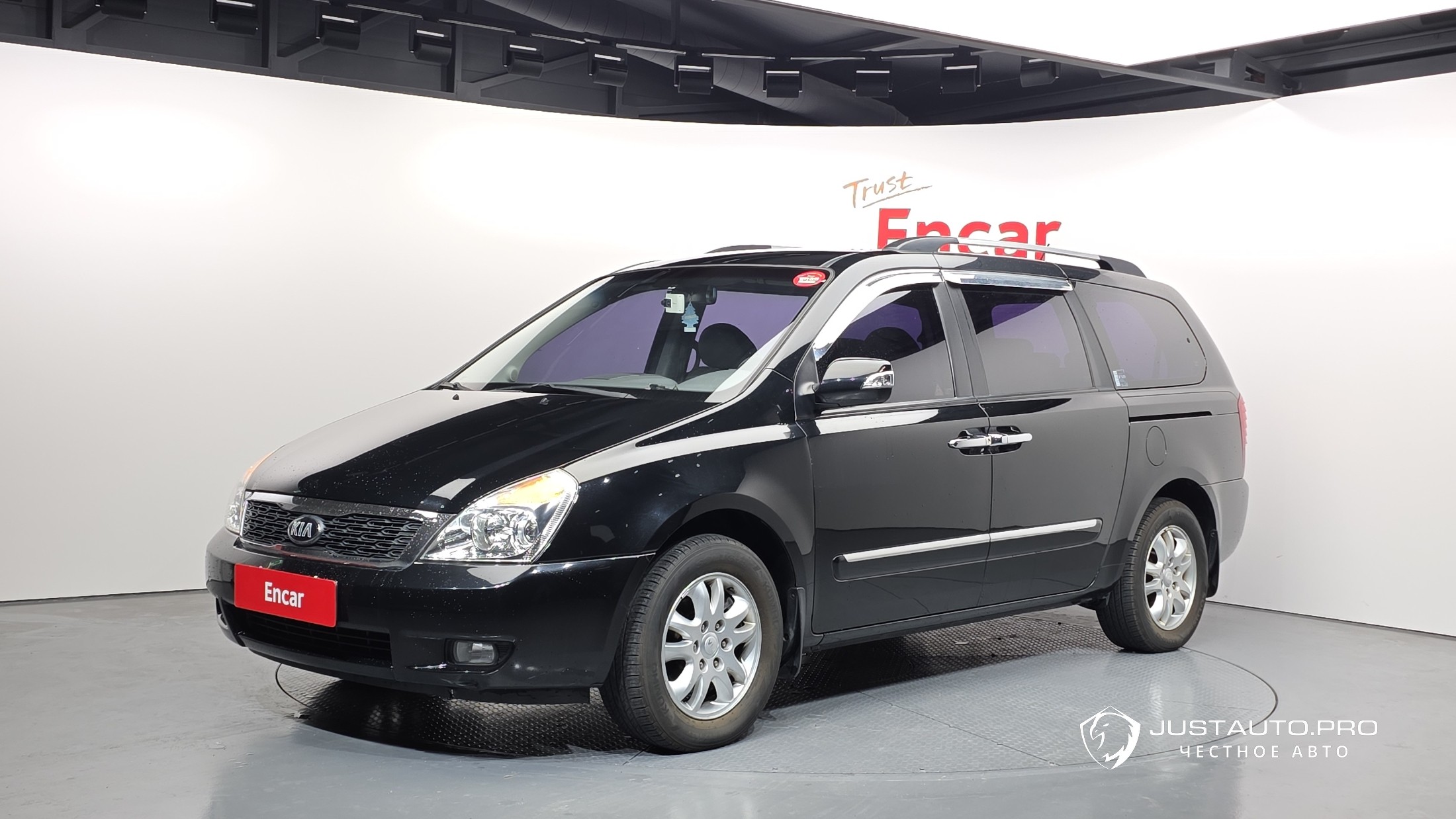 Автомобиль Kia Canival