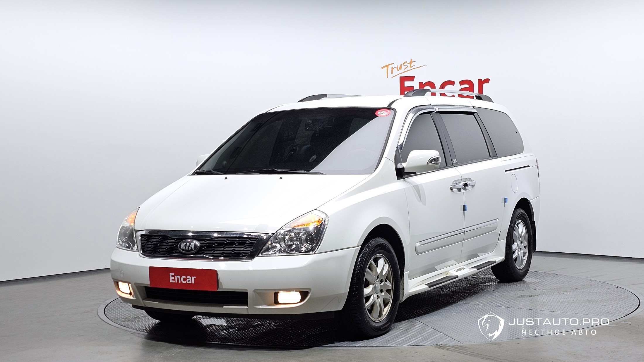 Автомобиль Kia Canival