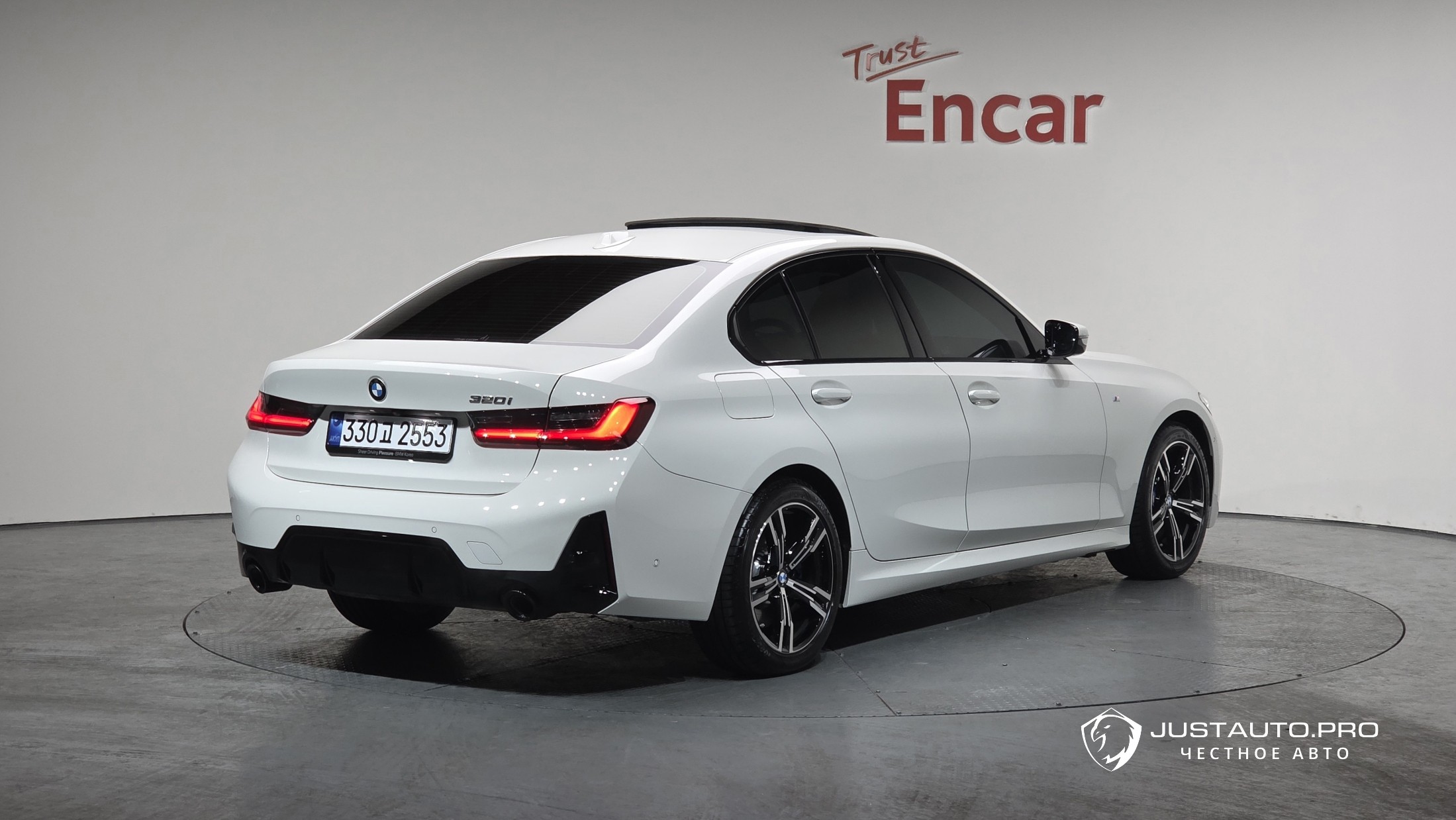 Автомобиль BMW 3-Series