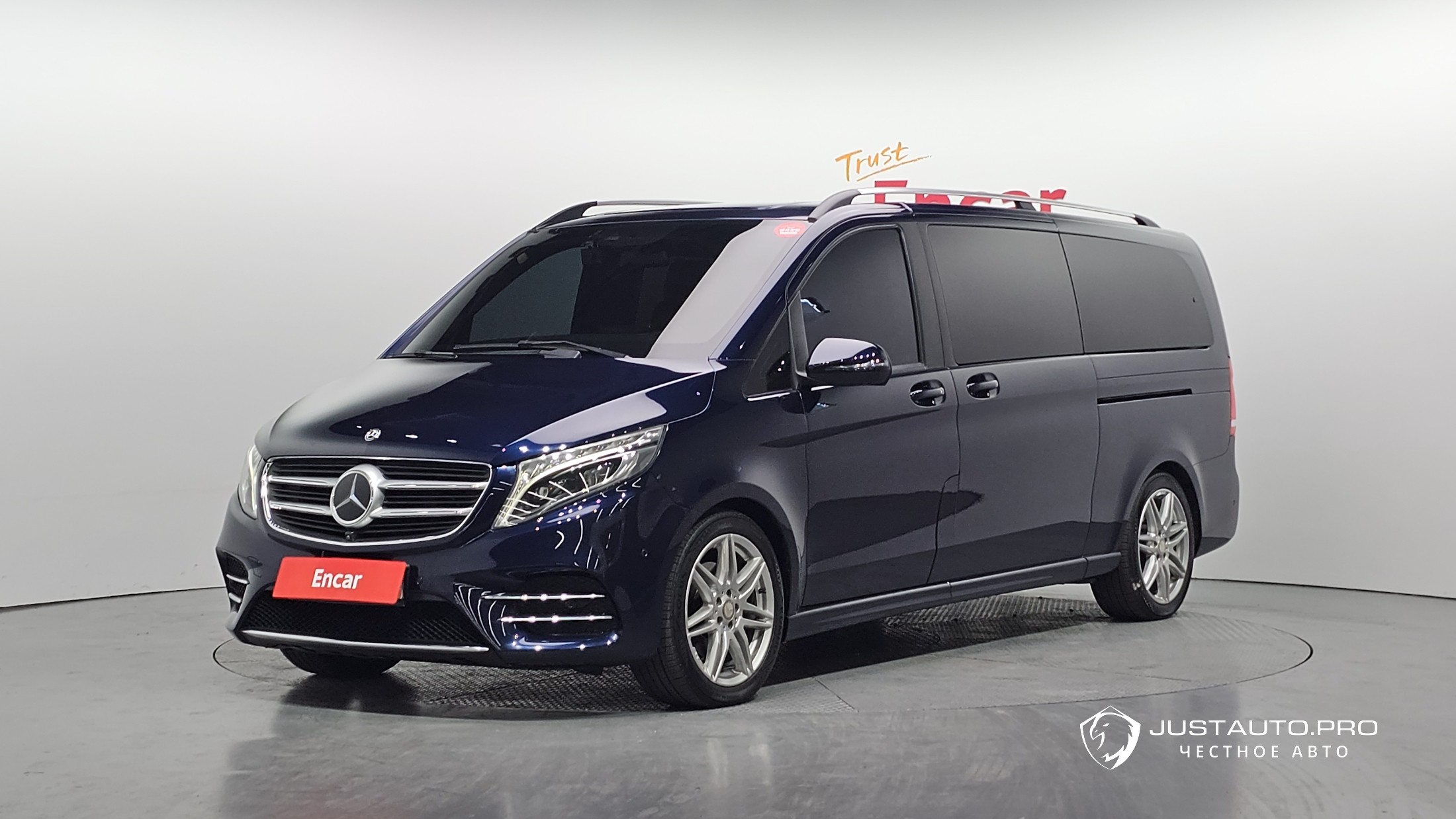 Автомобиль Mercedes-Benz V-Class