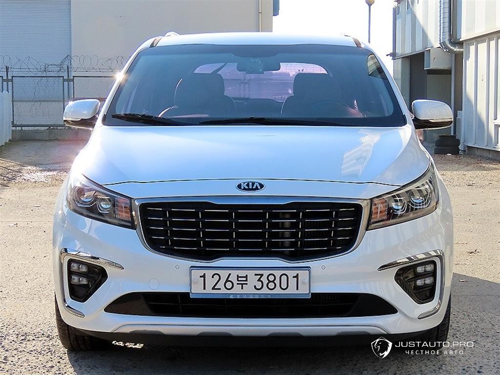 Автомобиль Kia Canival