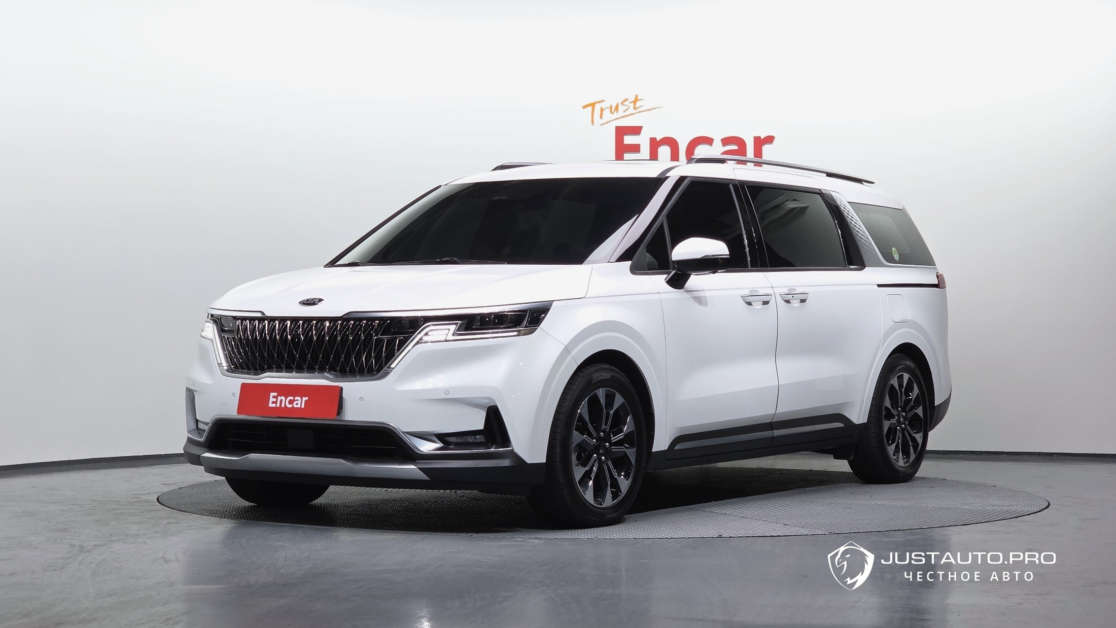 Автомобиль Kia Canival