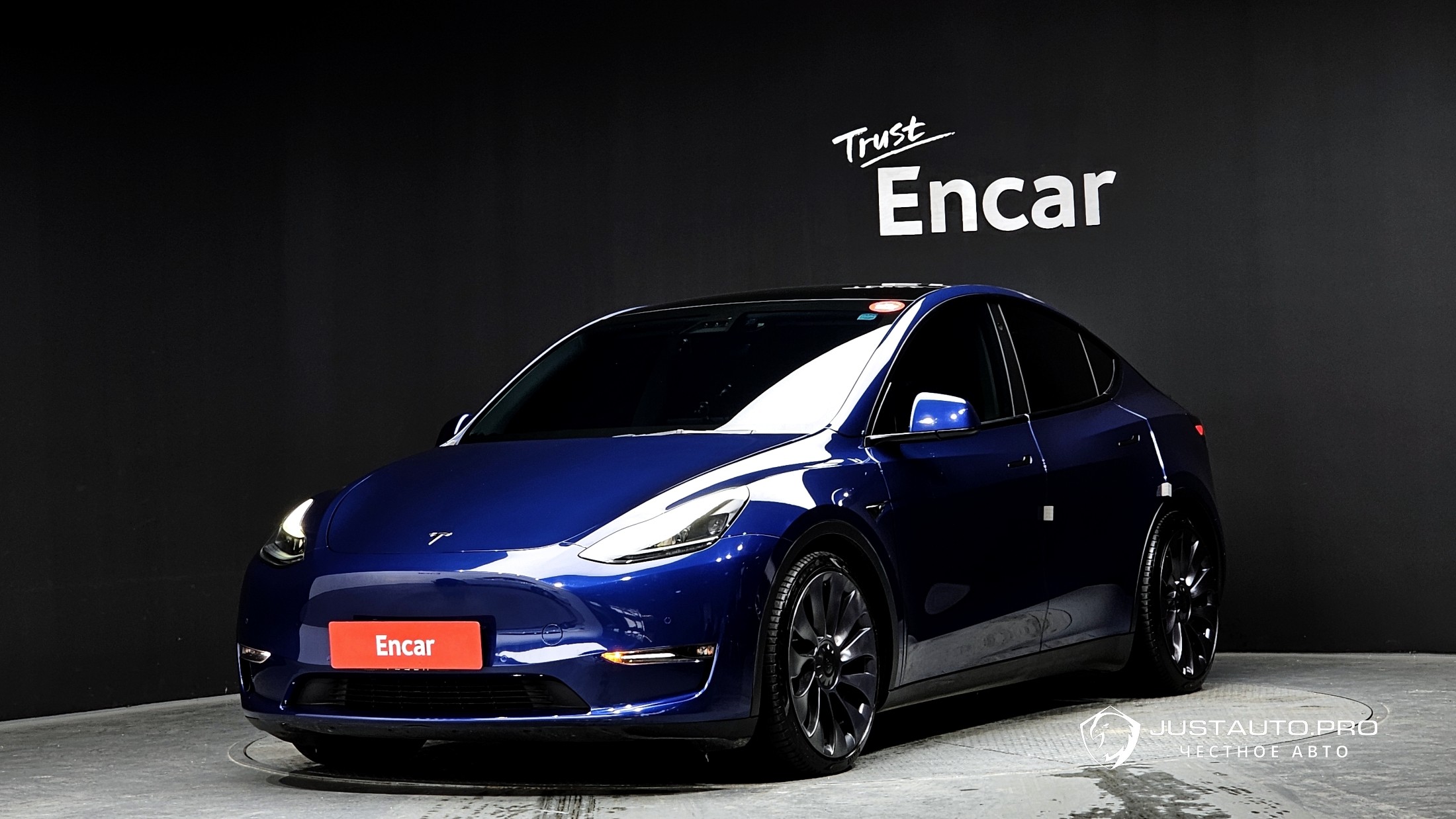 Автомобиль Tesla Model Y