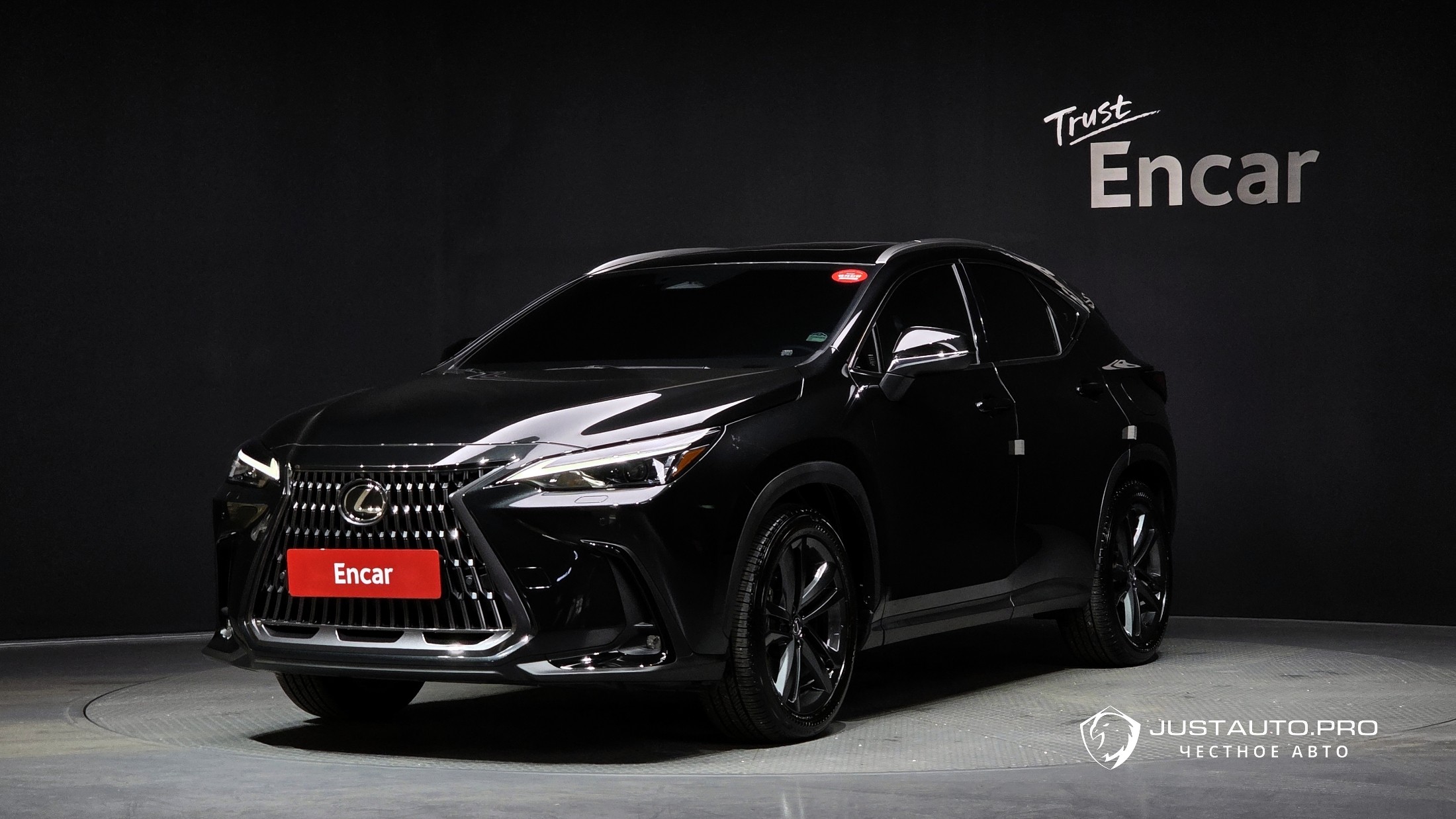 Автомобиль Lexus NX