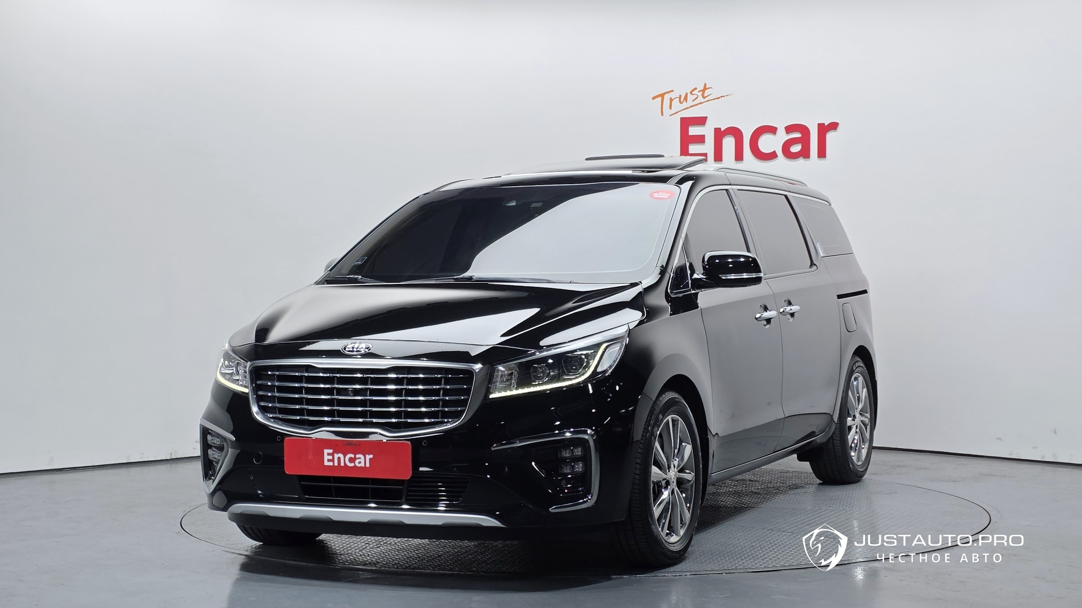 Автомобиль Kia Canival