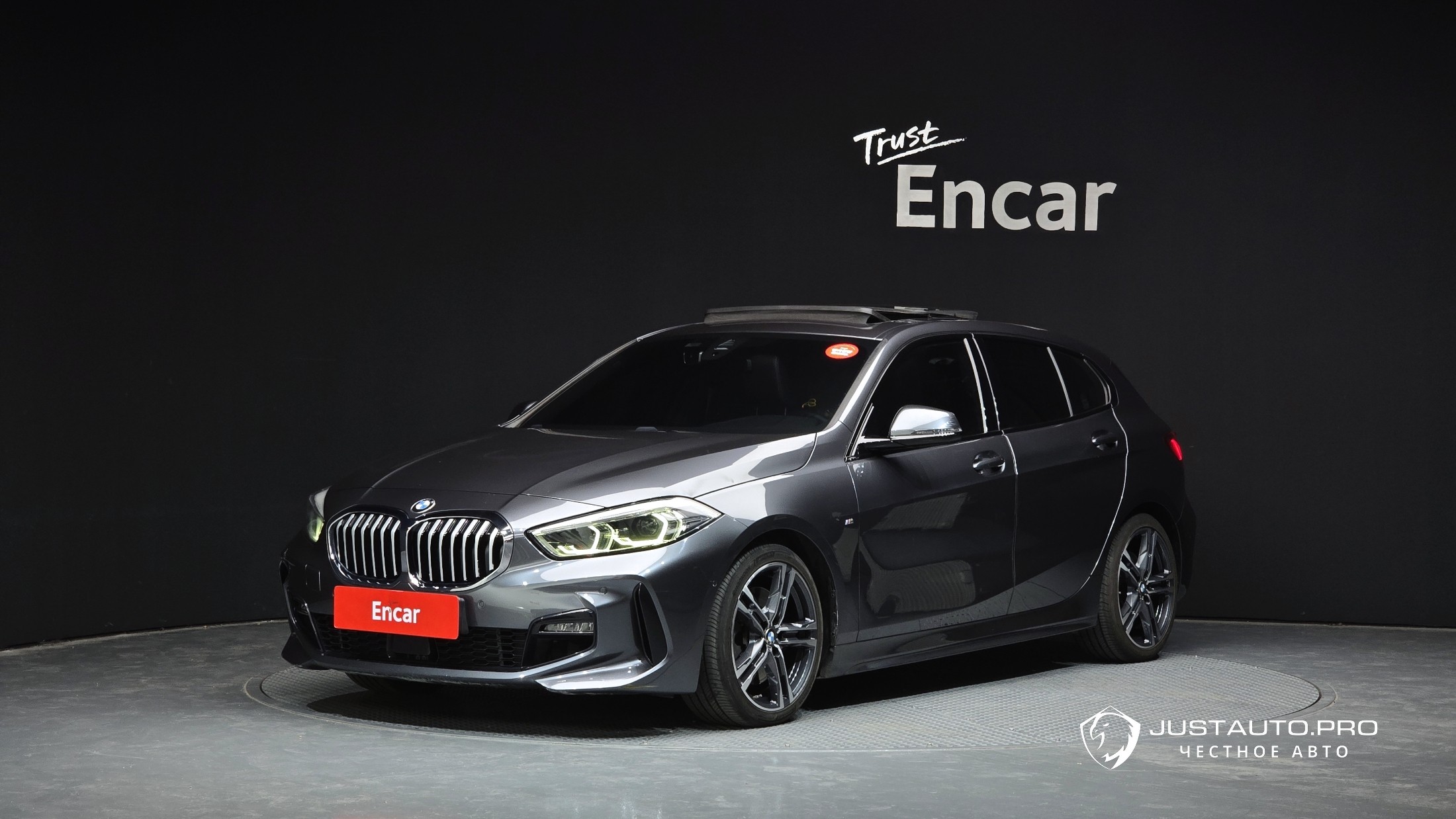 Автомобиль BMW 1-Series