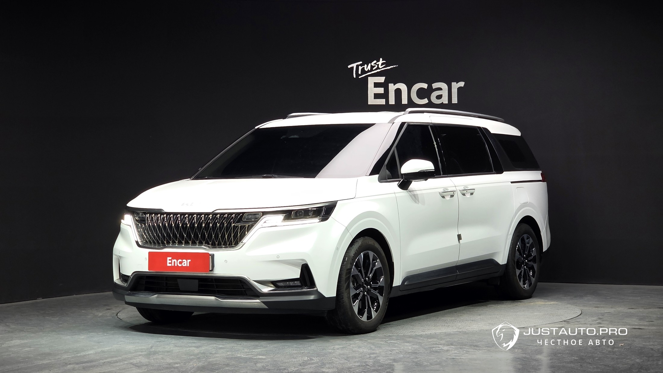 Автомобиль Kia Canival