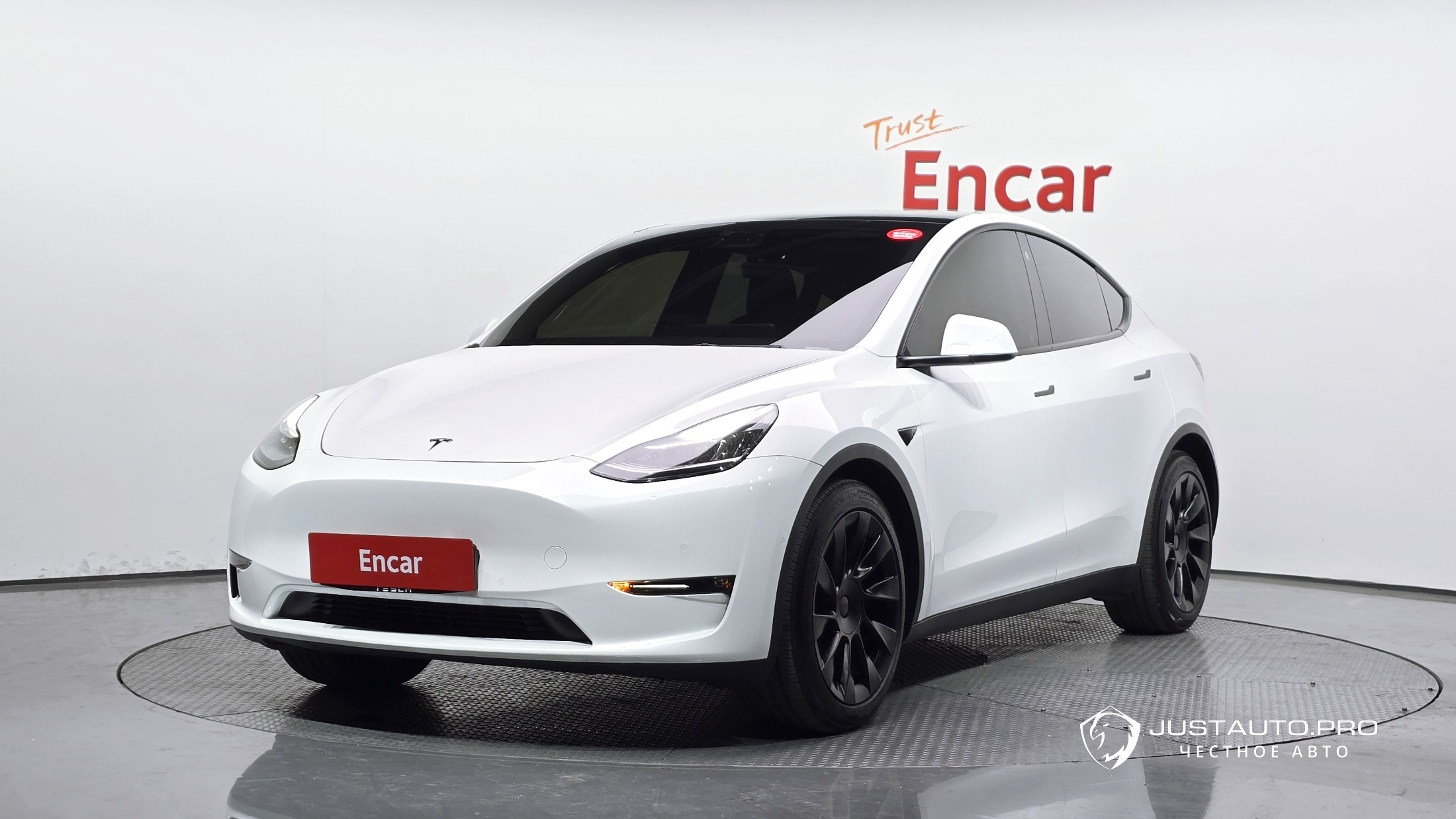 Автомобиль Tesla Model Y