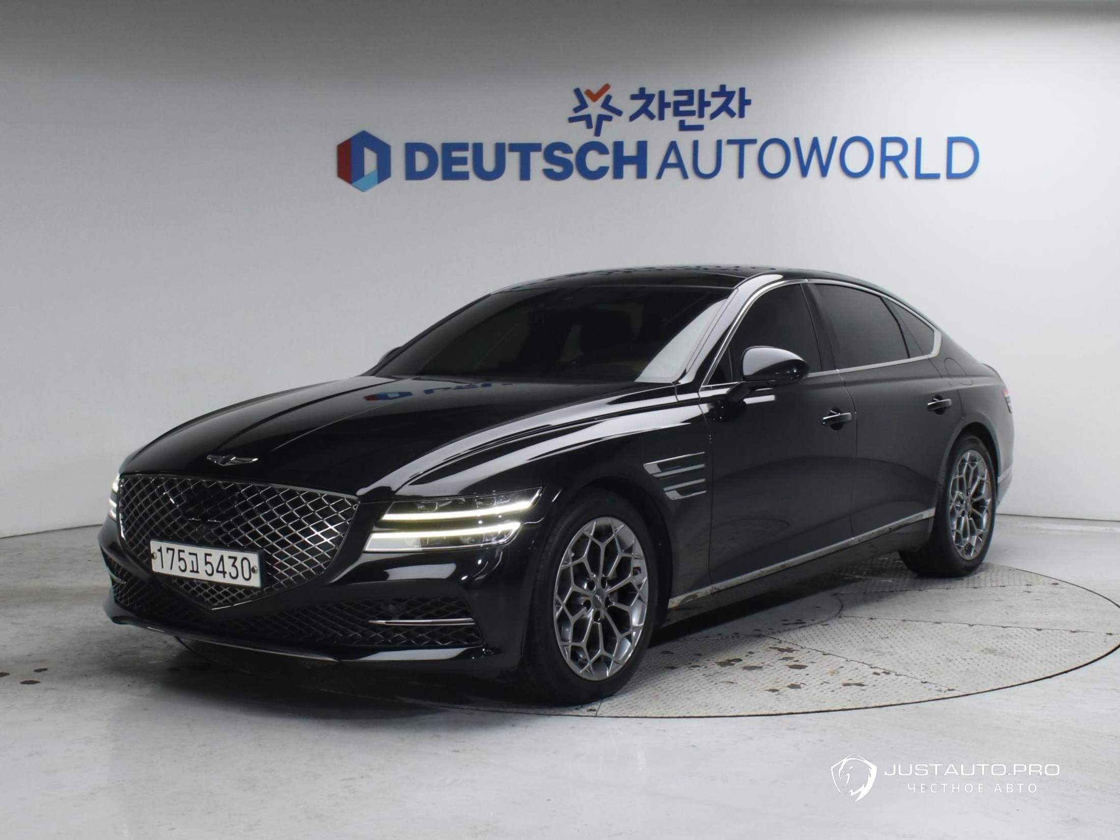 Автомобиль Genesis G80