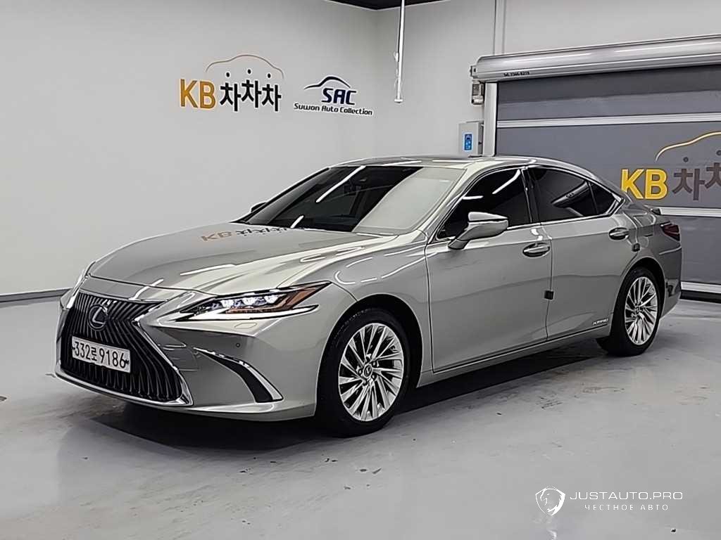 Автомобиль Lexus ES