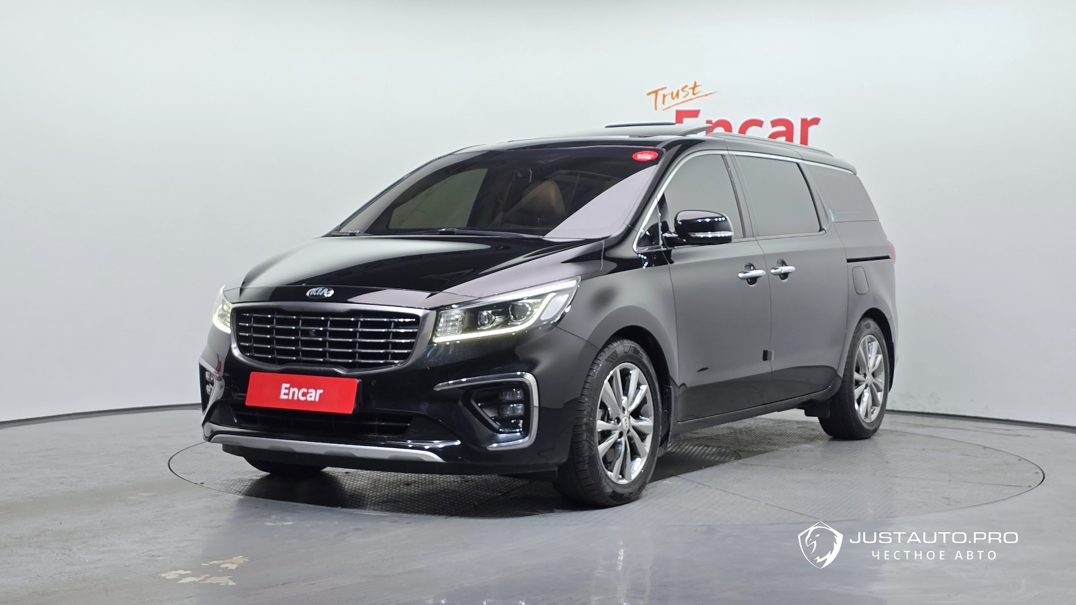 Автомобиль Kia Canival