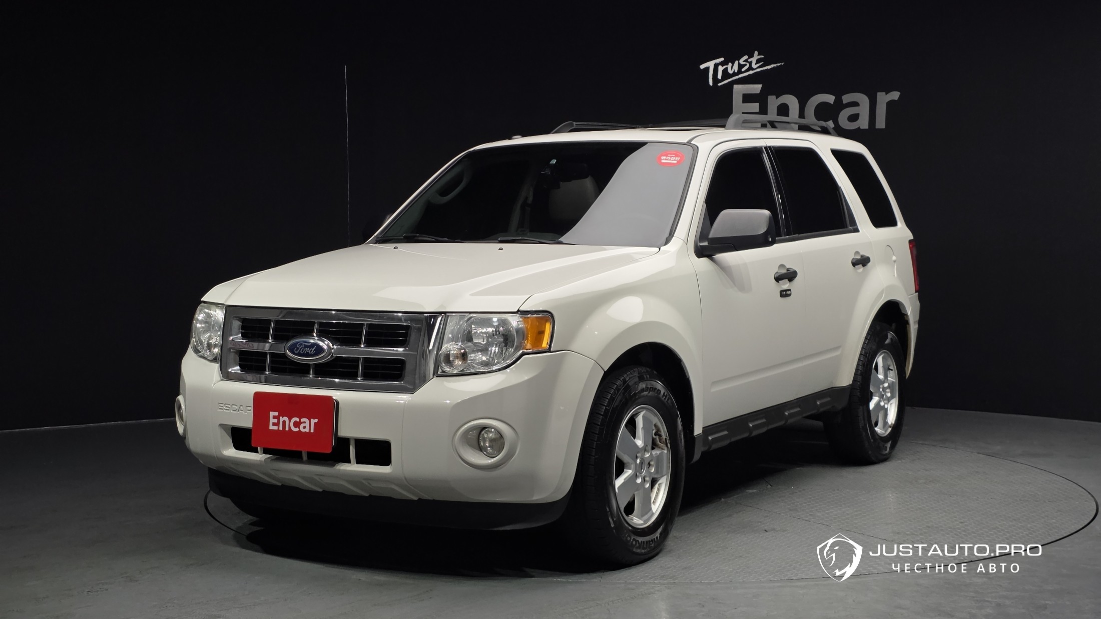 Автомобиль Ford Escape