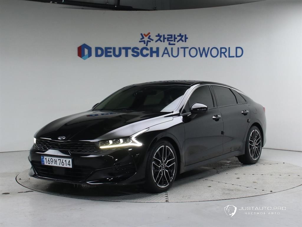 Автомобиль Kia K5