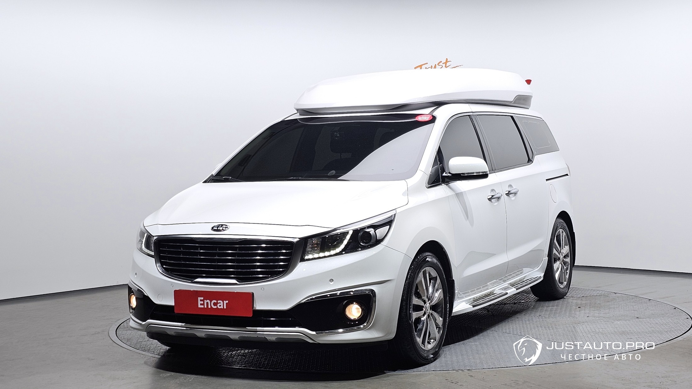Автомобиль Kia Canival