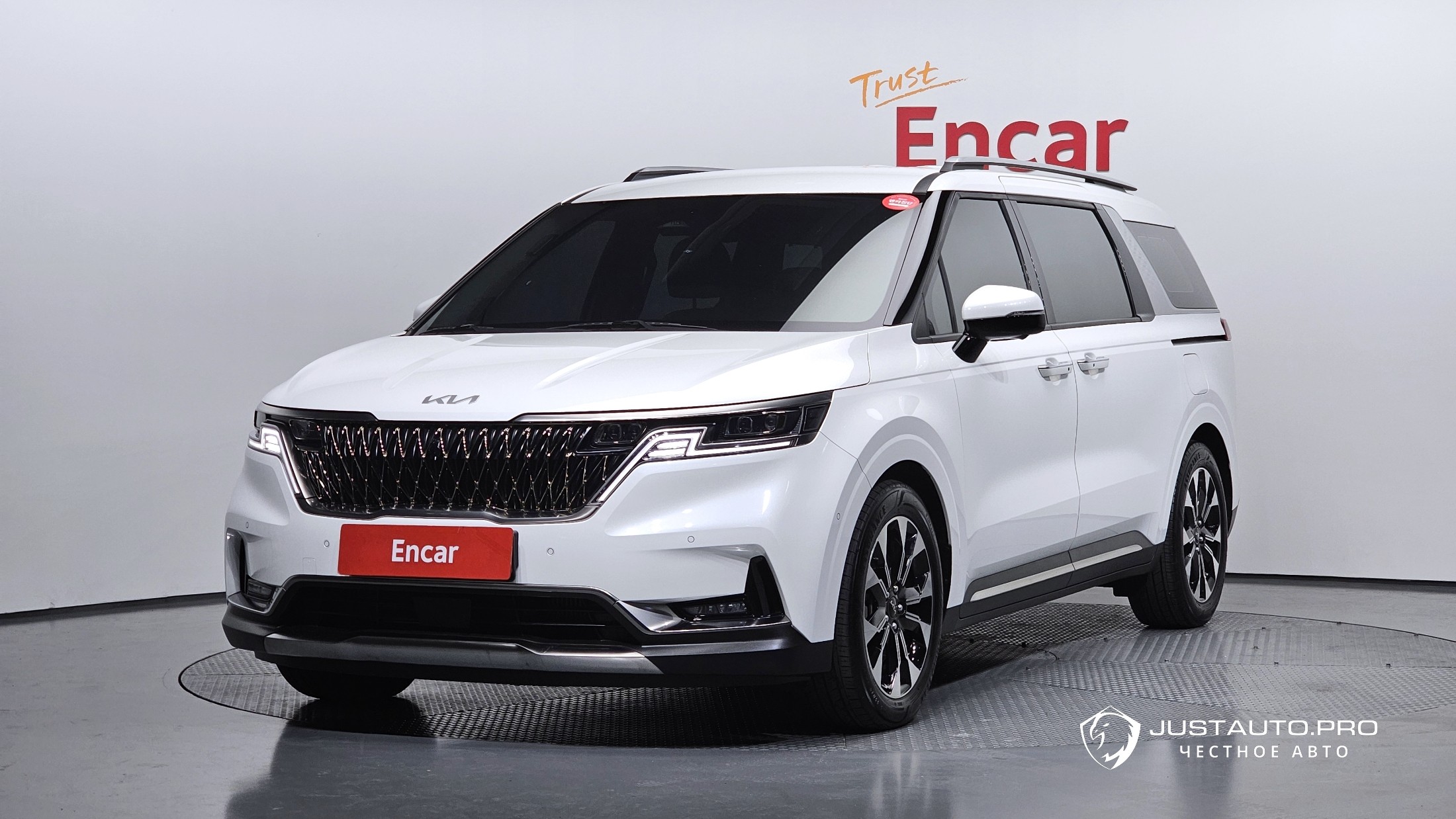 Автомобиль Kia Canival