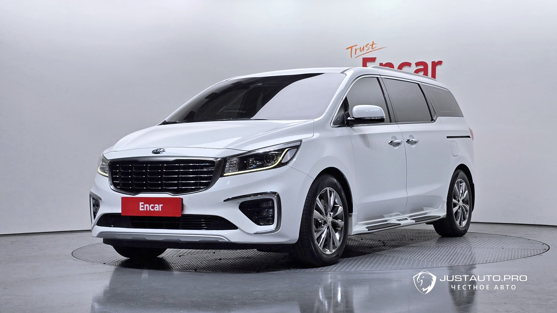 Автомобиль Kia Canival
