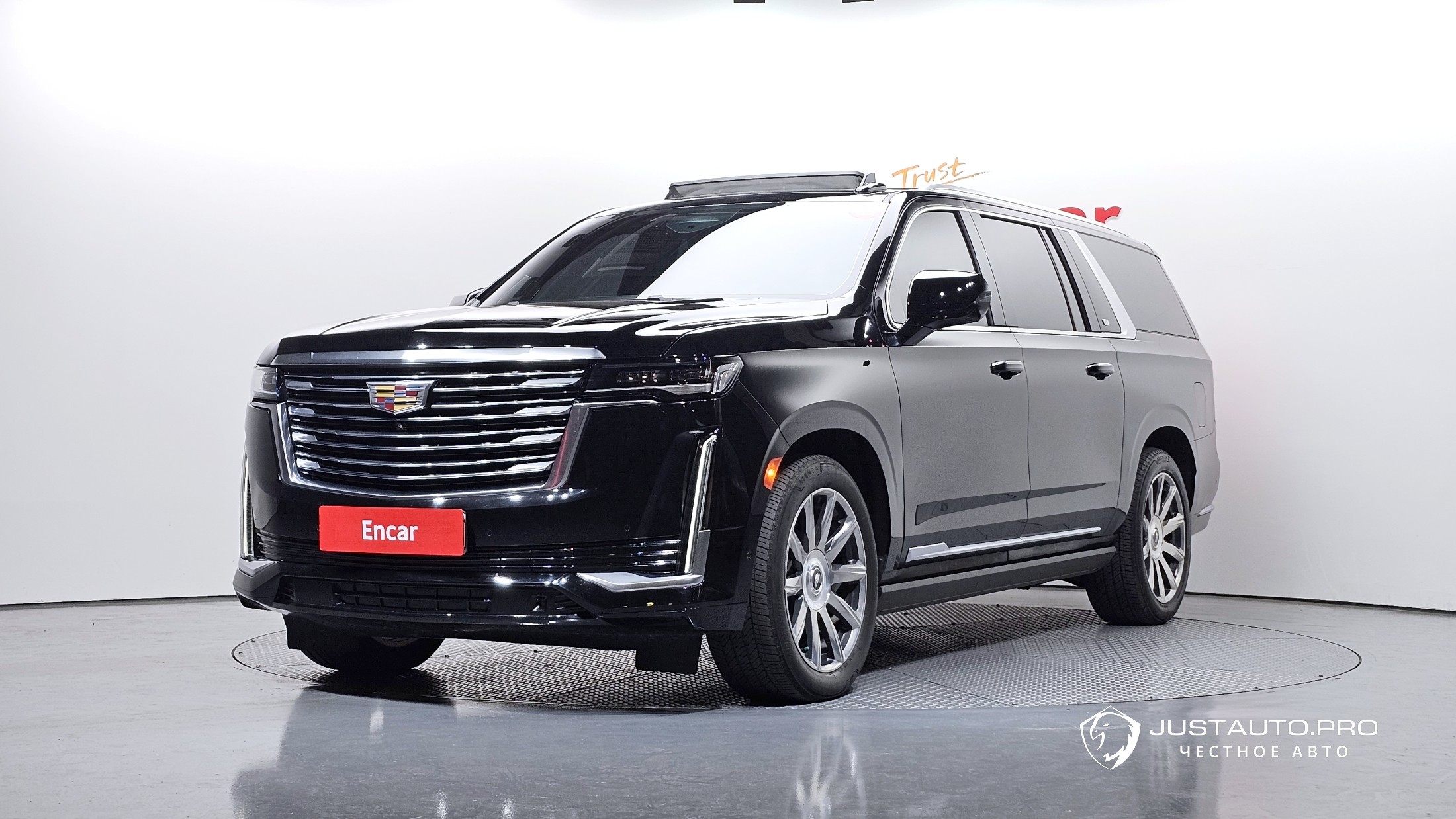 Автомобиль Cadillac Escalade