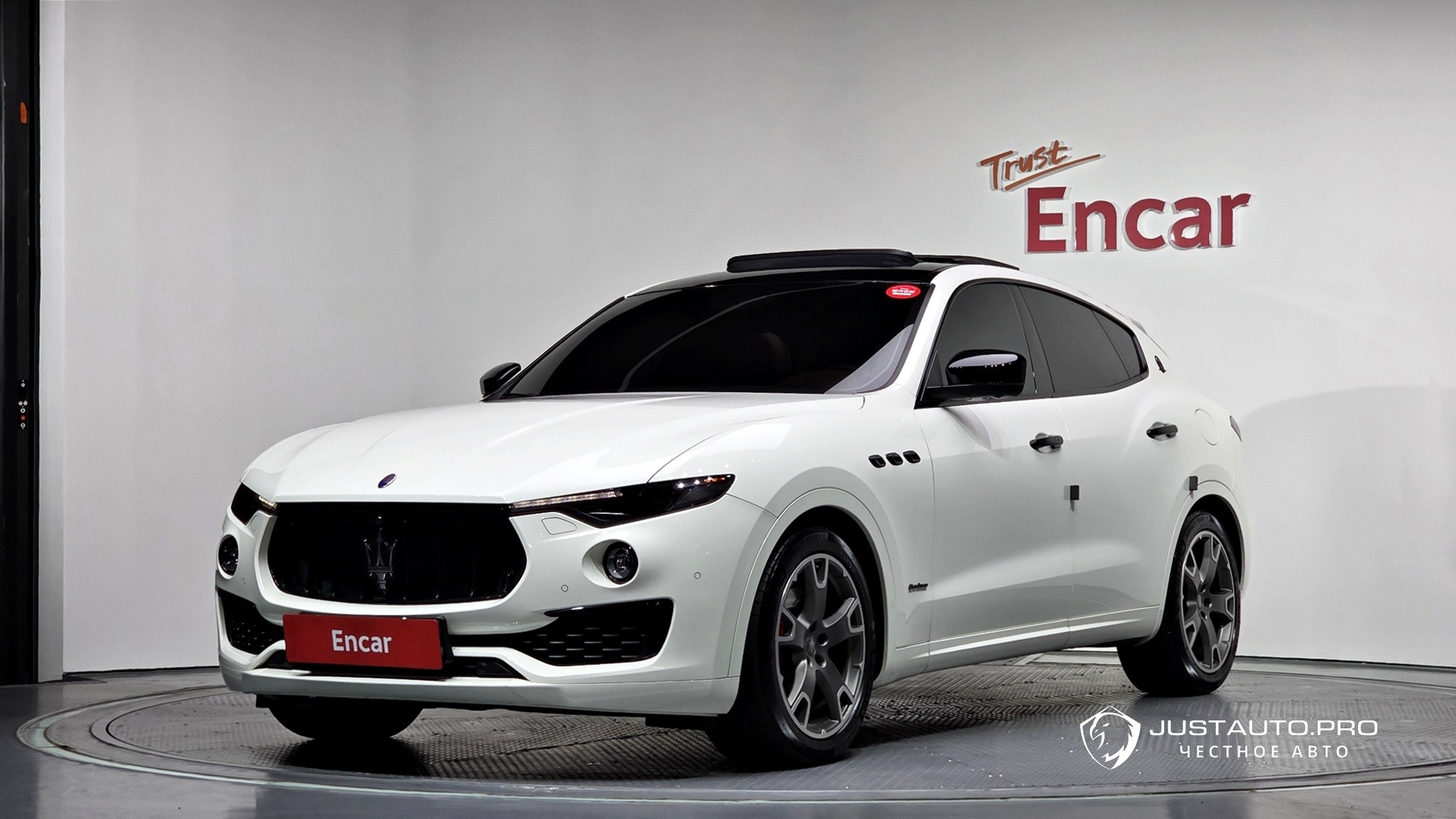 Автомобиль Maserati Levante