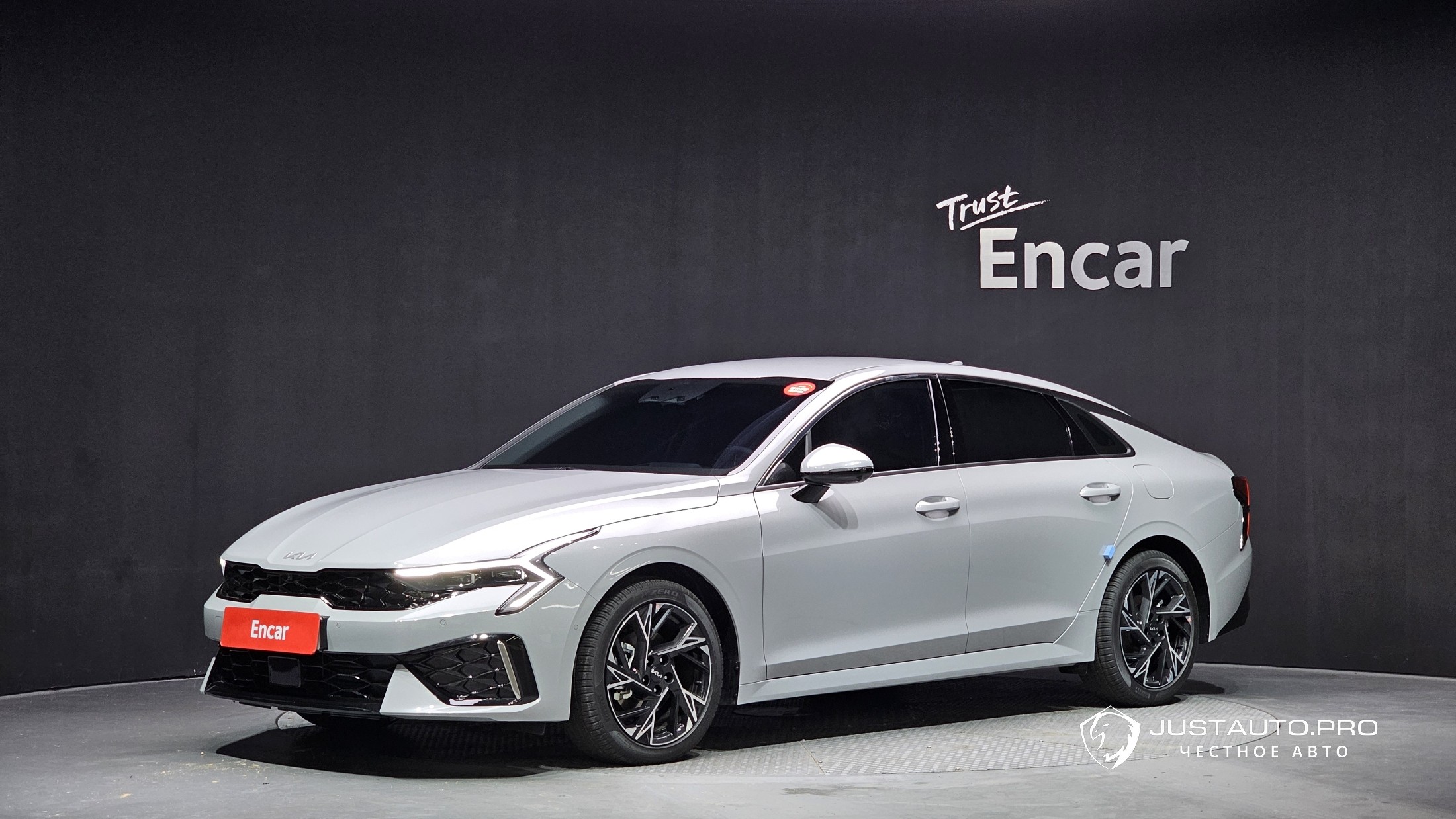 Автомобиль Kia K5