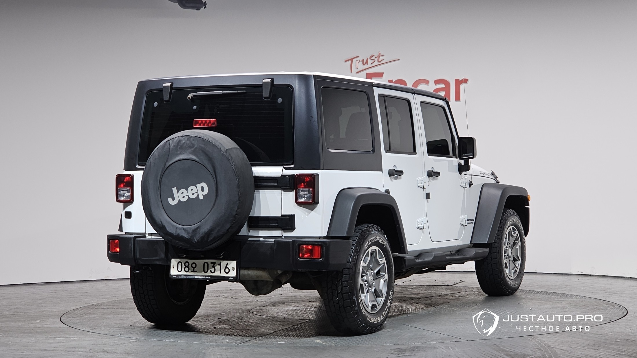Автомобиль Jeep Wrangler