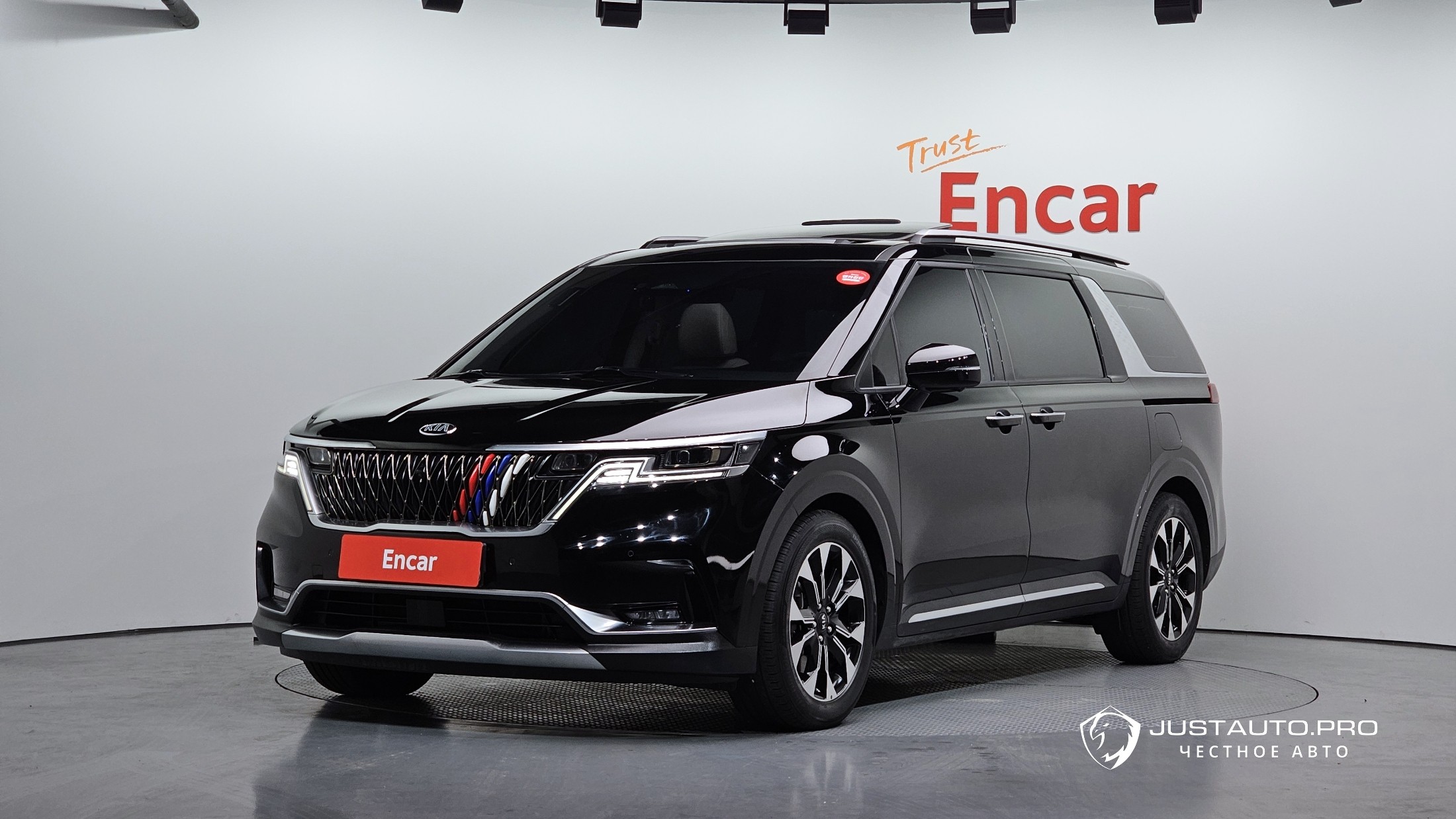 Автомобиль Kia Canival