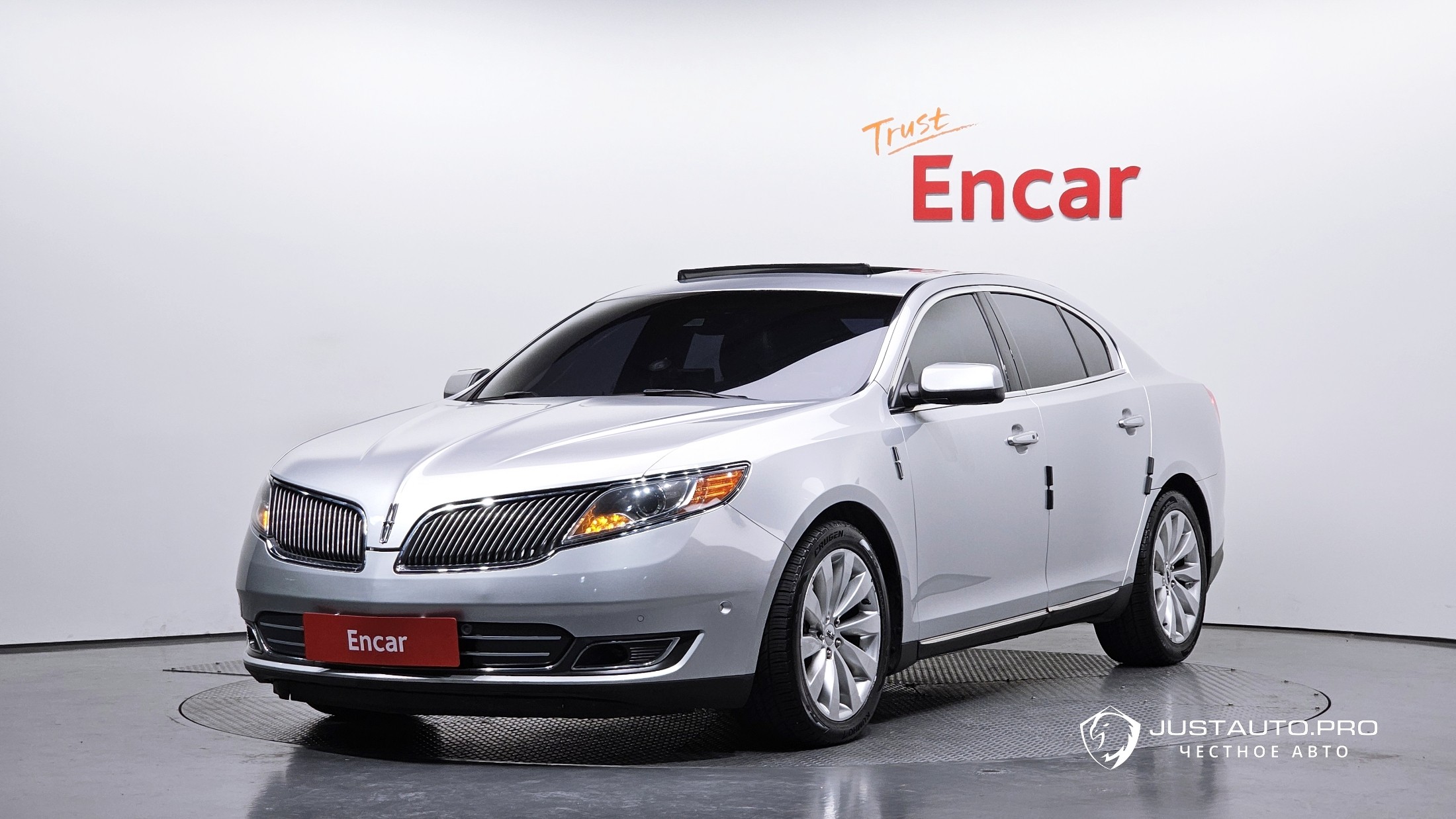 Автомобиль Lincoln MKS