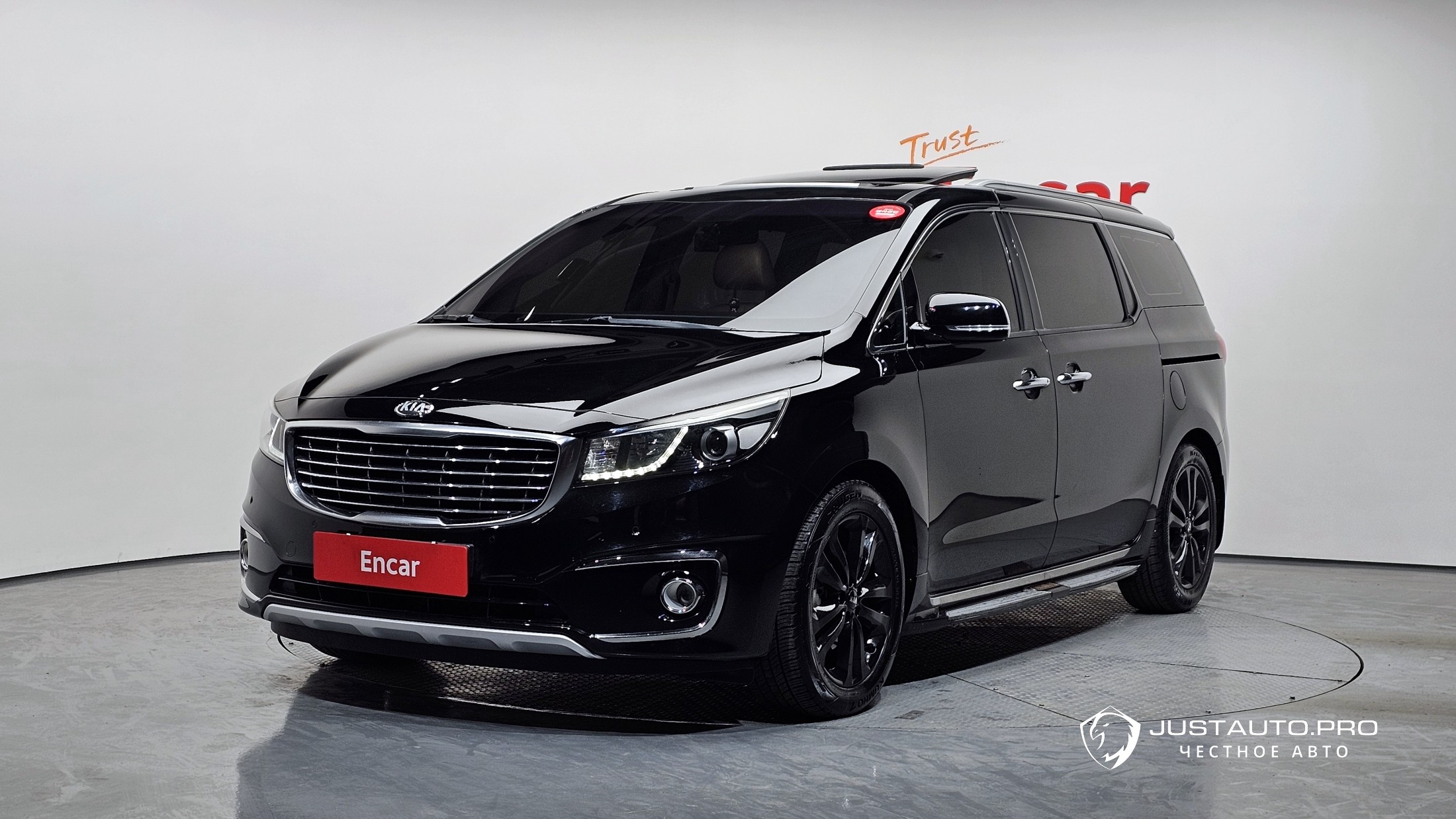 Автомобиль Kia Canival
