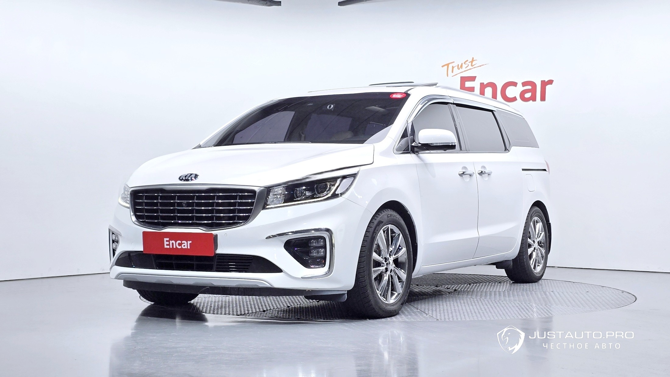 Автомобиль Kia Canival