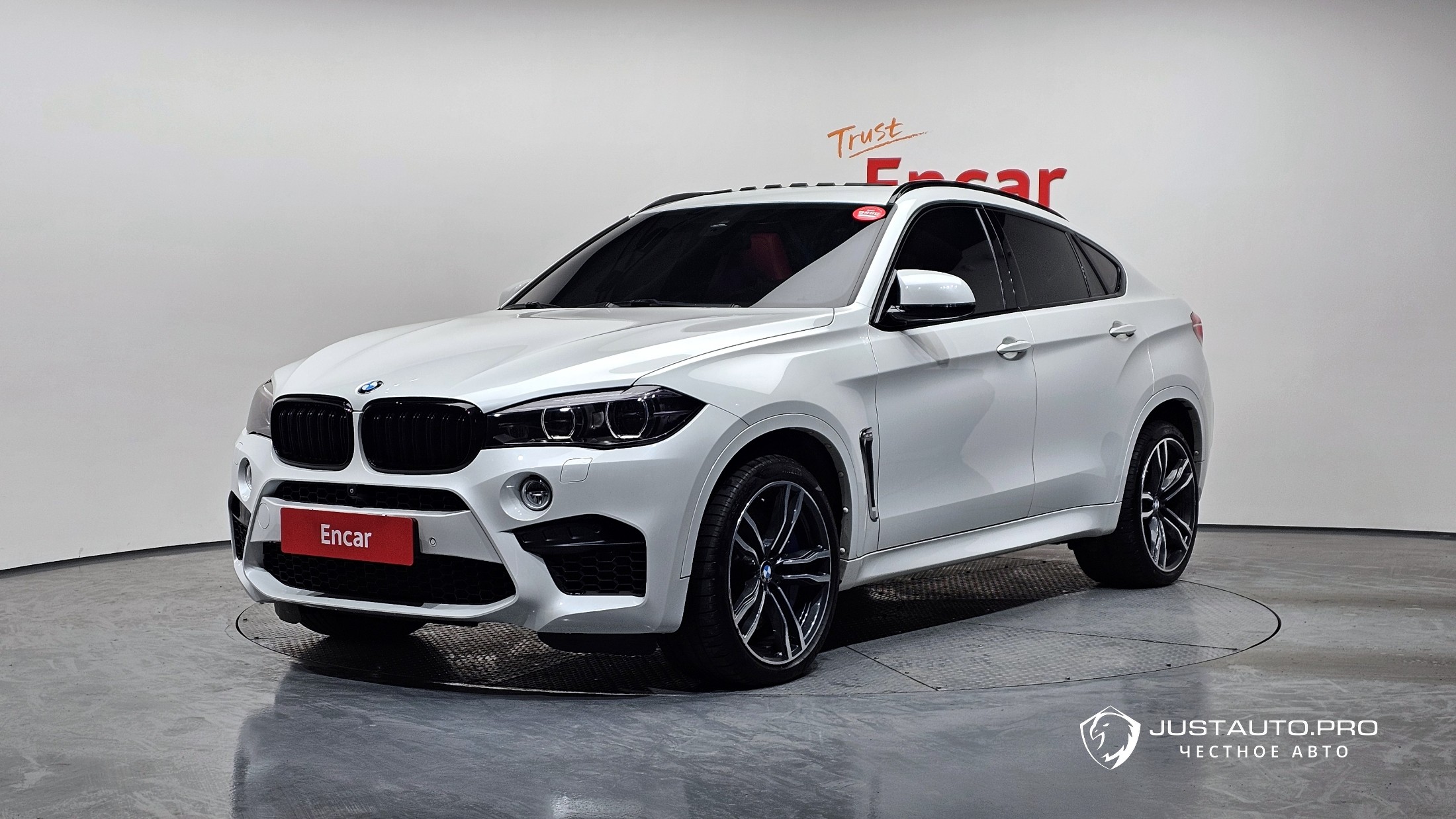 Автомобиль BMW X6M