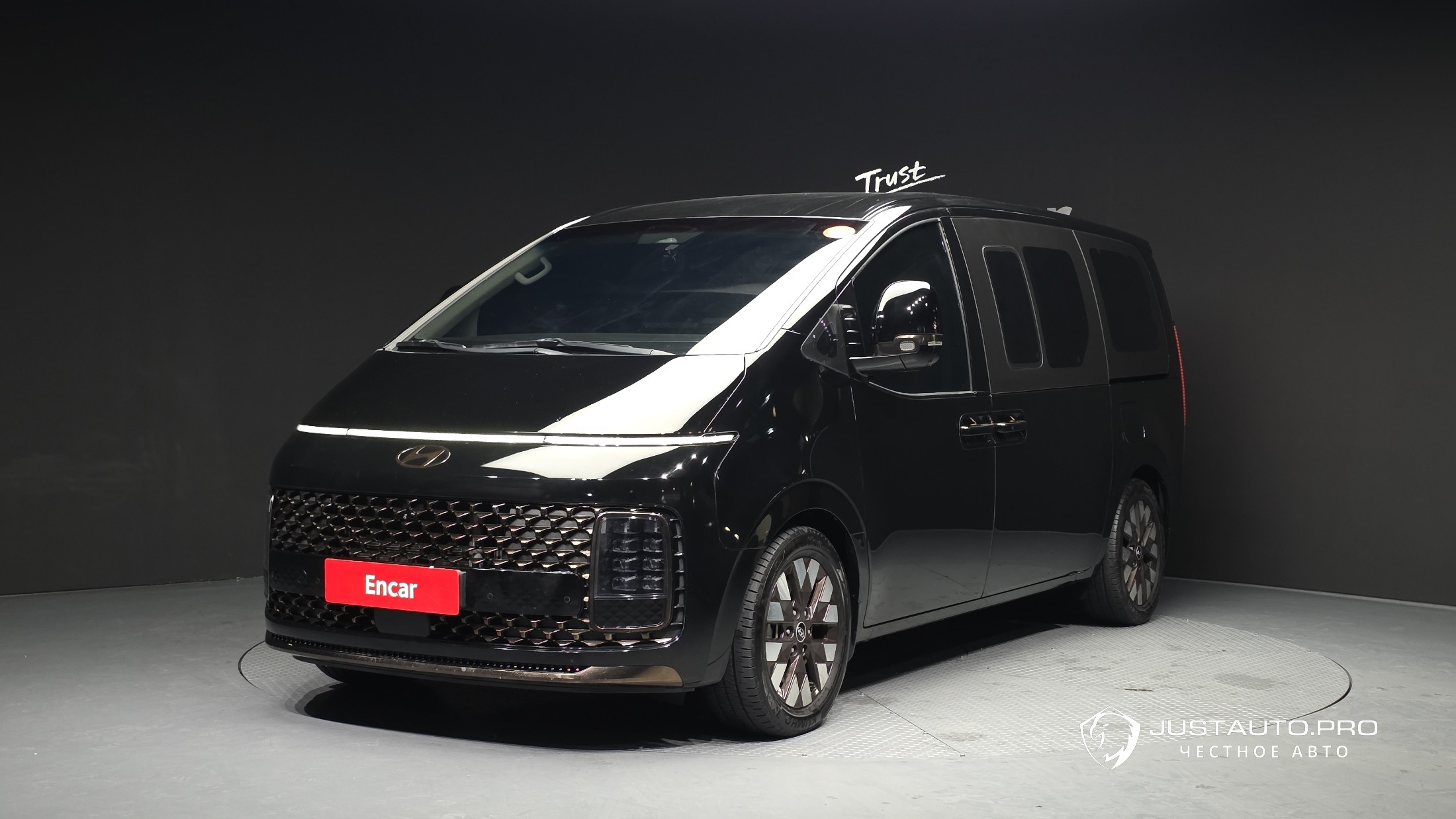 Автомобиль Hyundai Staria