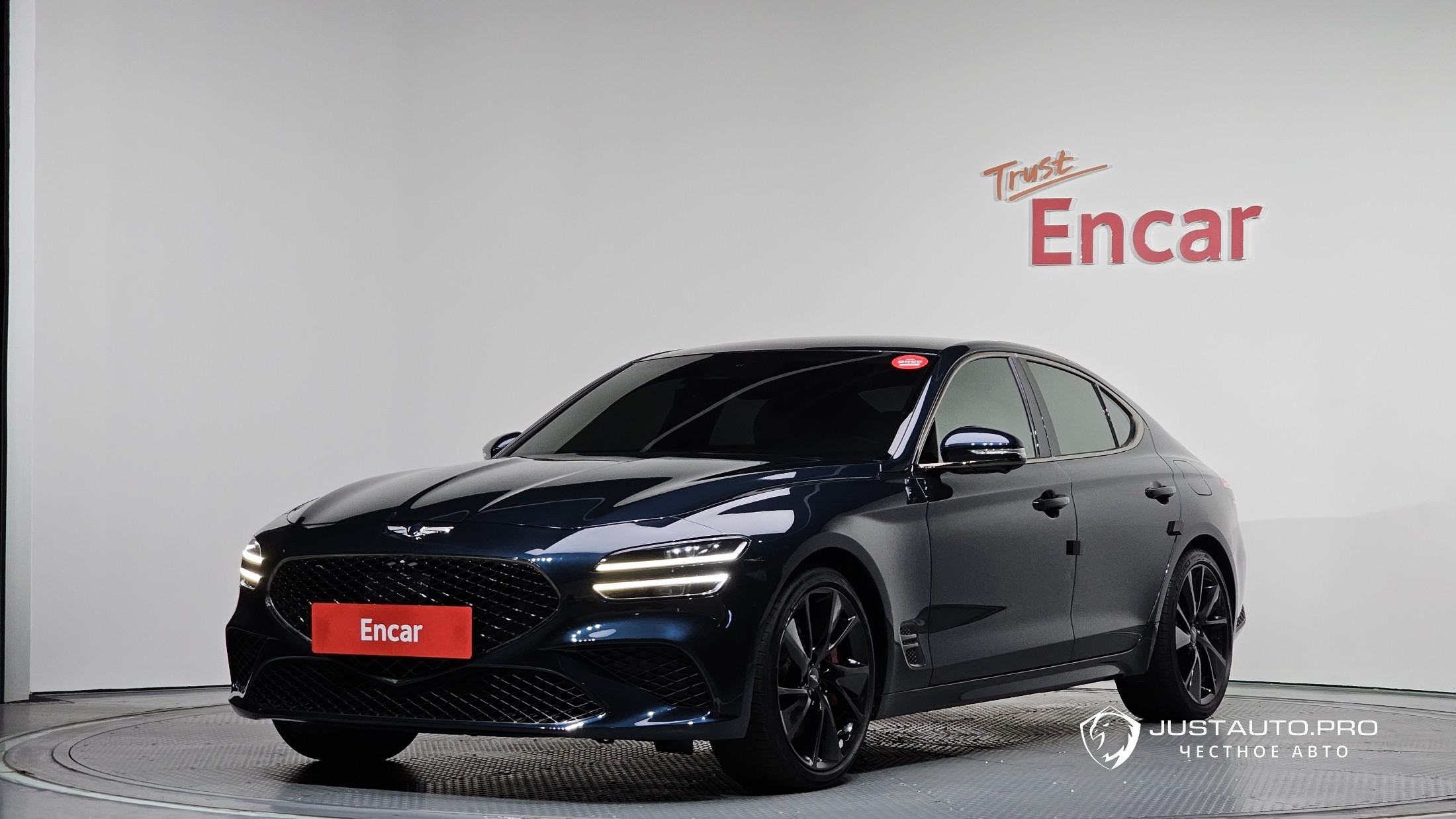 Автомобиль Genesis G70